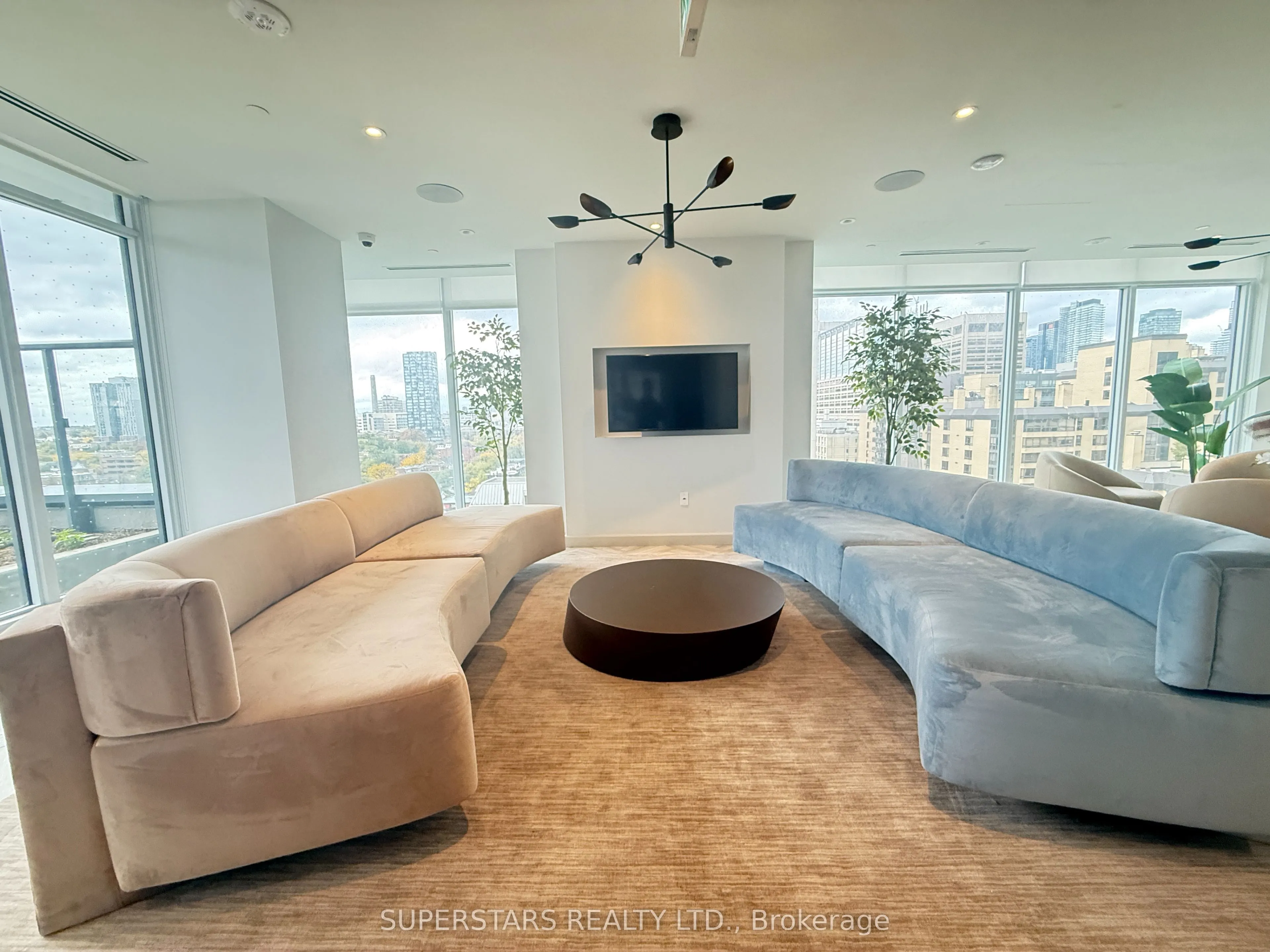280 Dundas Street W, #2604