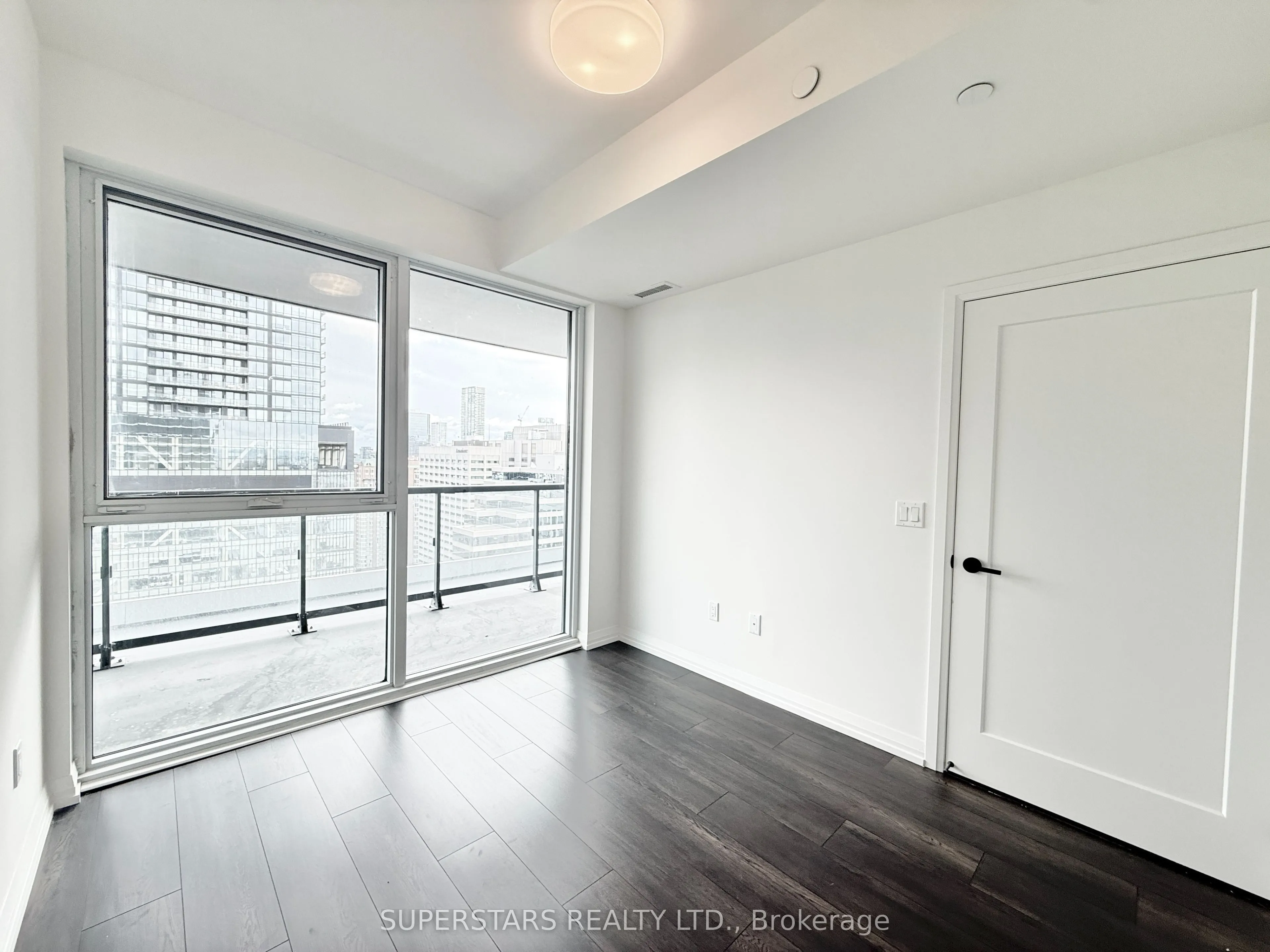 280 Dundas Street W, #2604