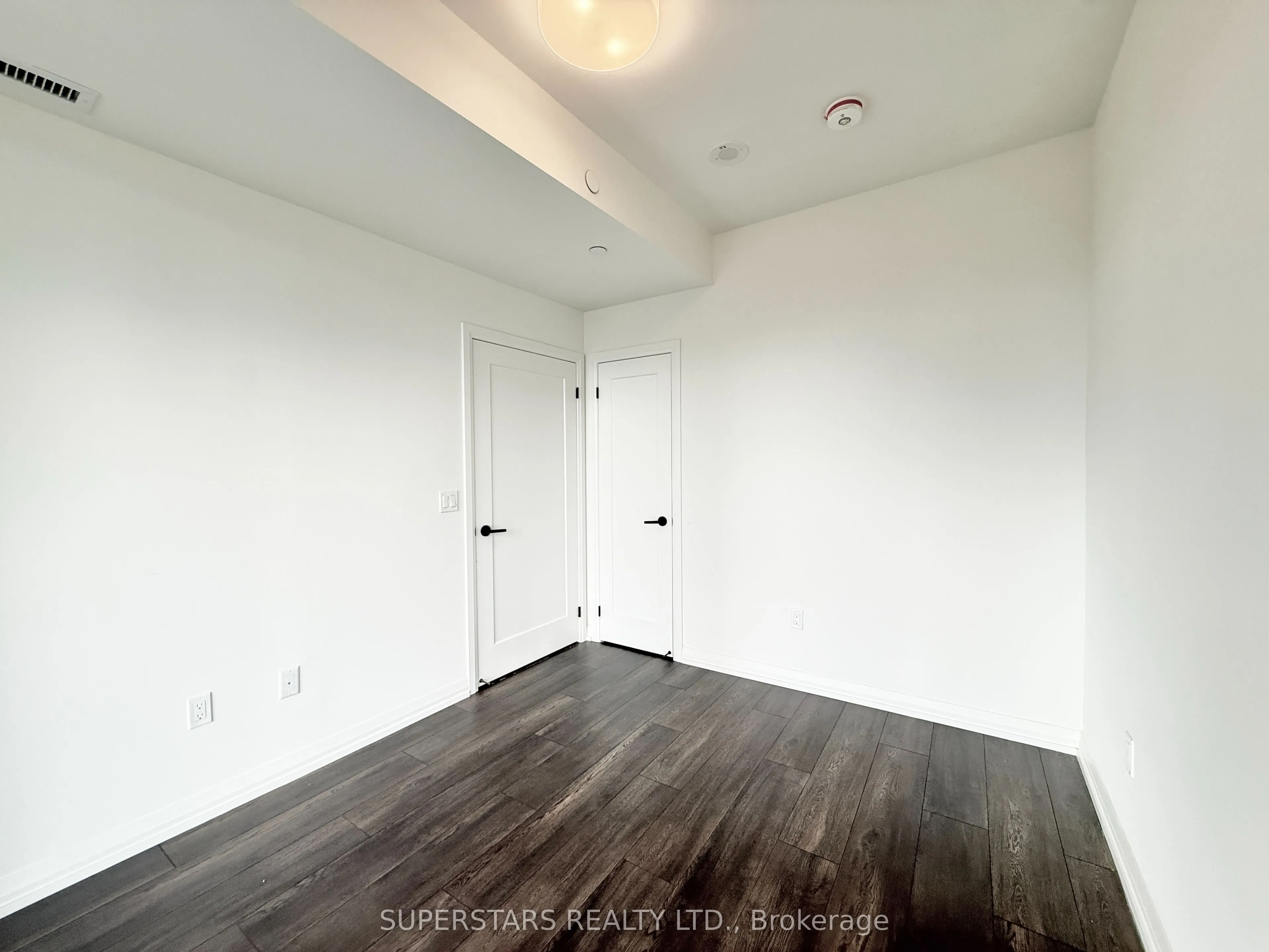 280 Dundas Street W, #2604