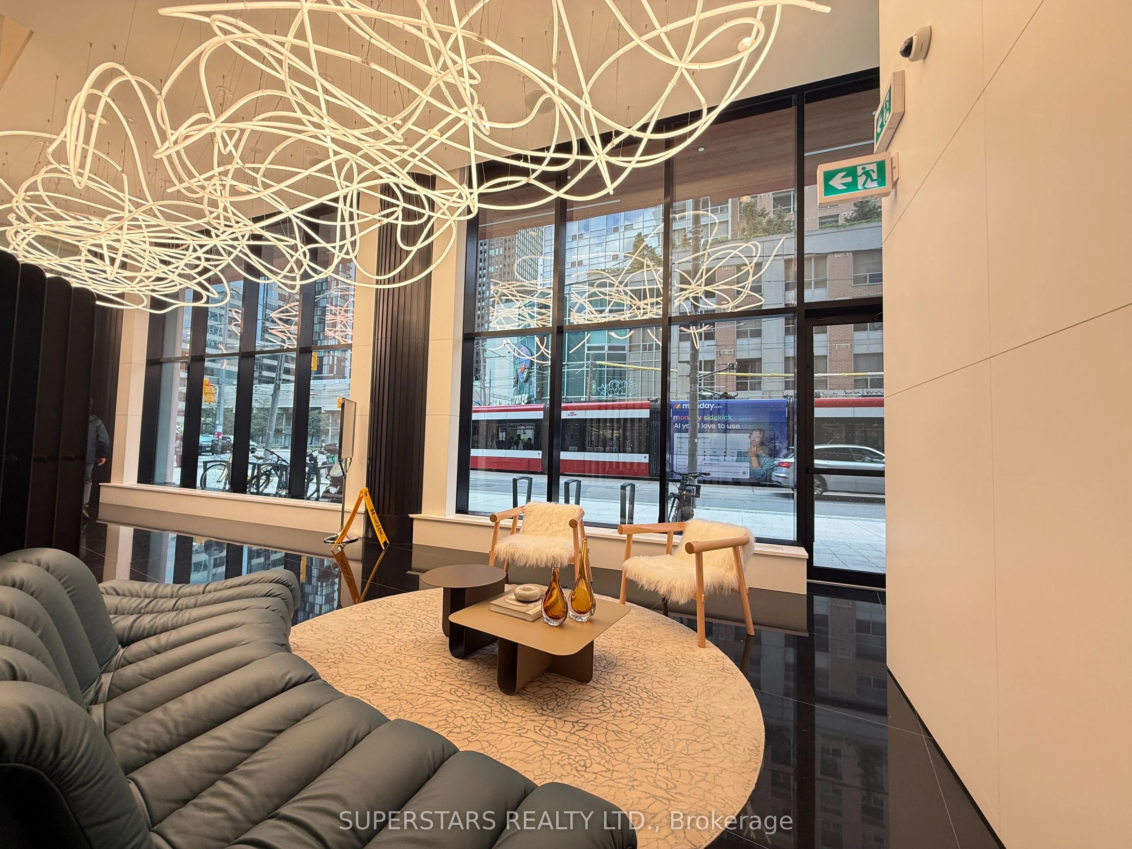 280 Dundas Street W, #2604