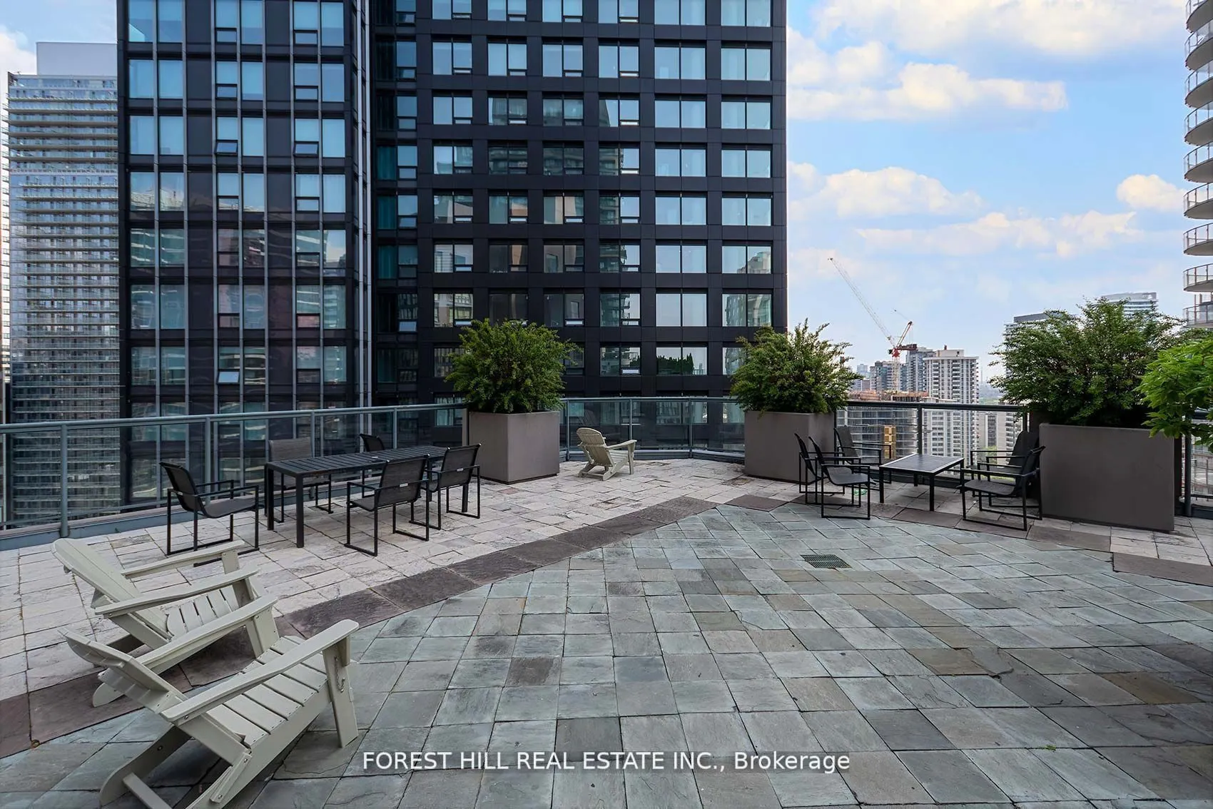 24 Wellesley Street W, #909