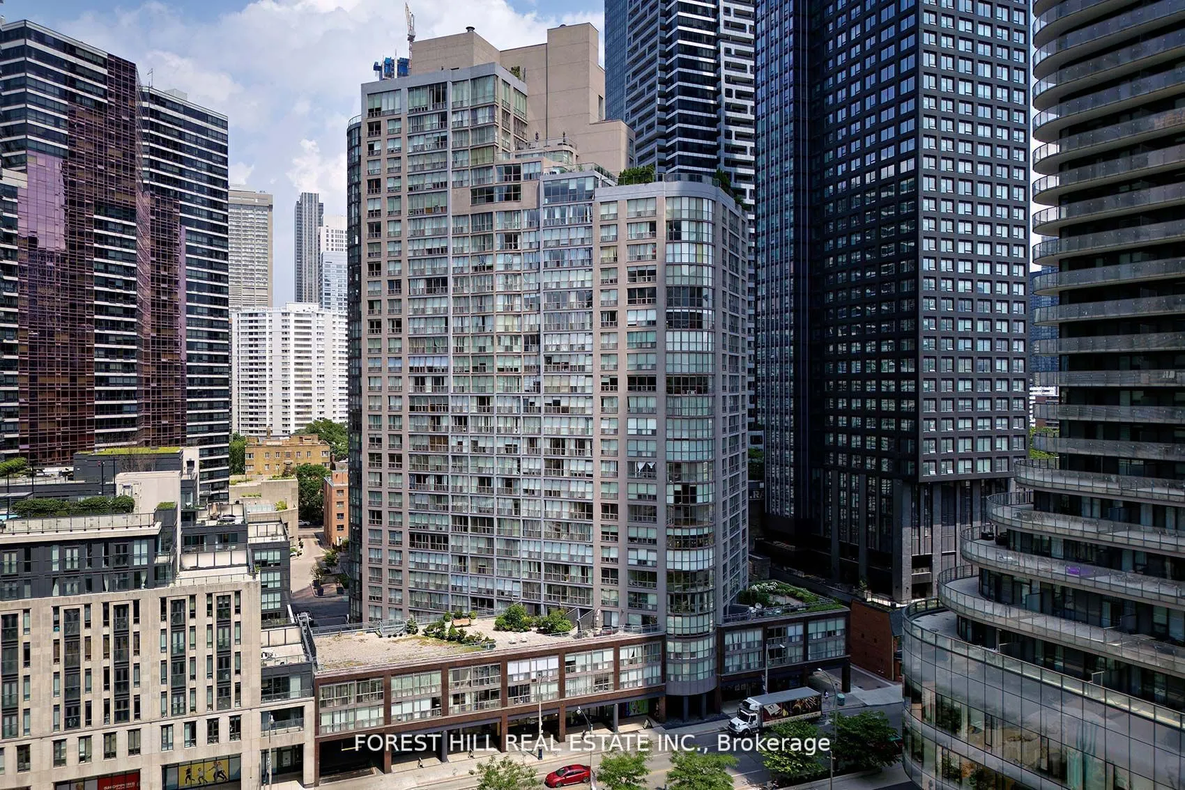 24 Wellesley Street W, #909