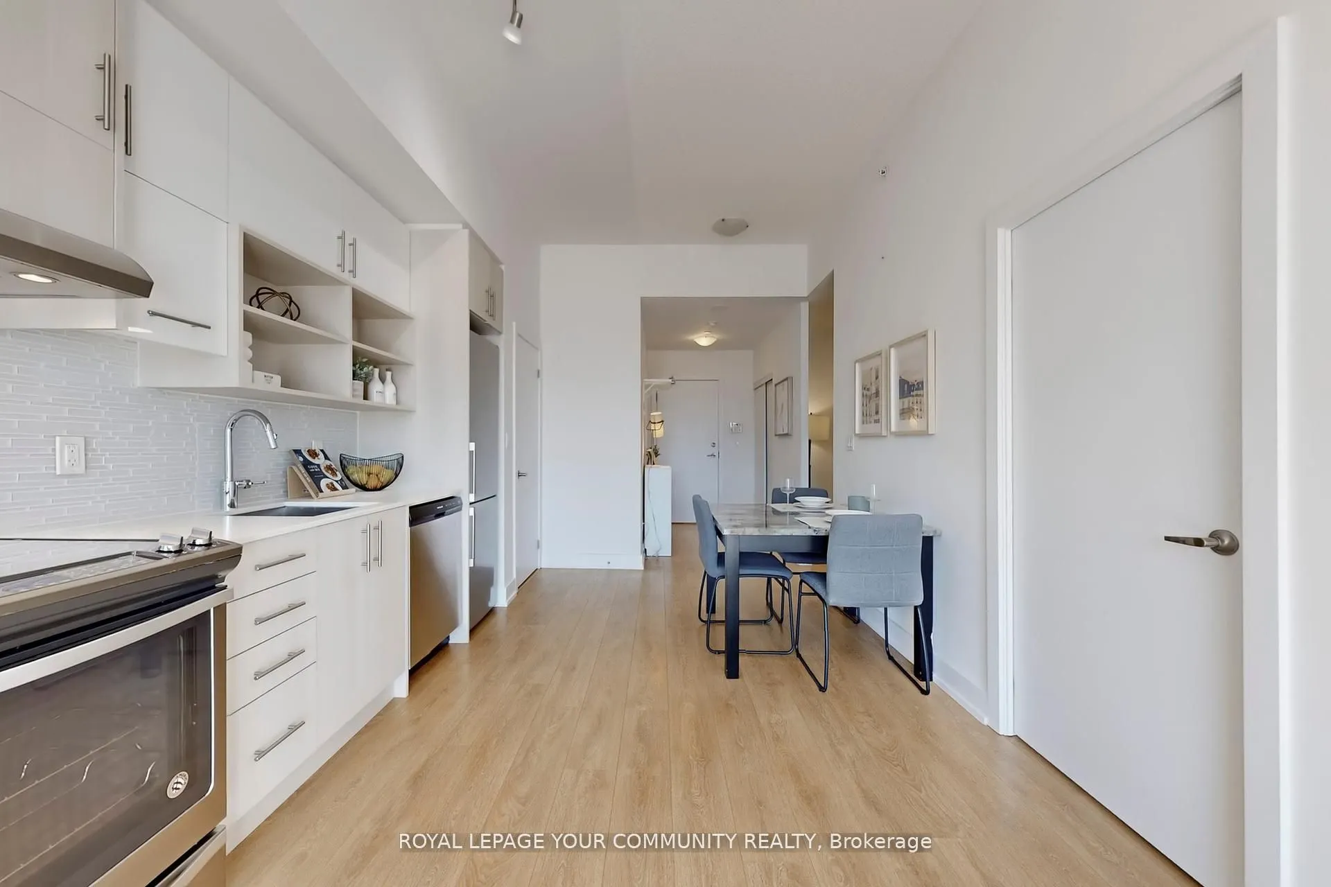 150 Fairview Mall Drive, #416