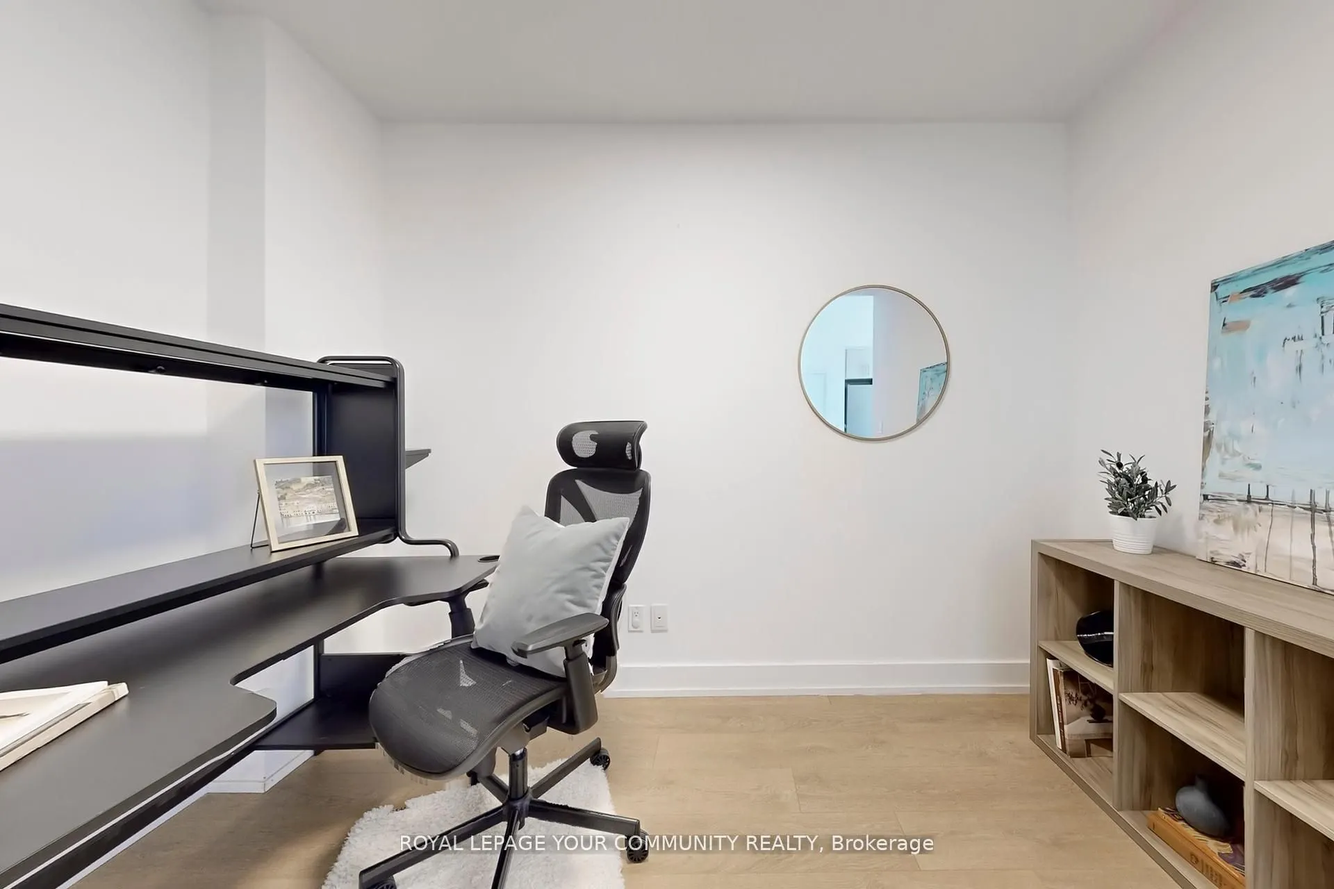150 Fairview Mall Drive, #416