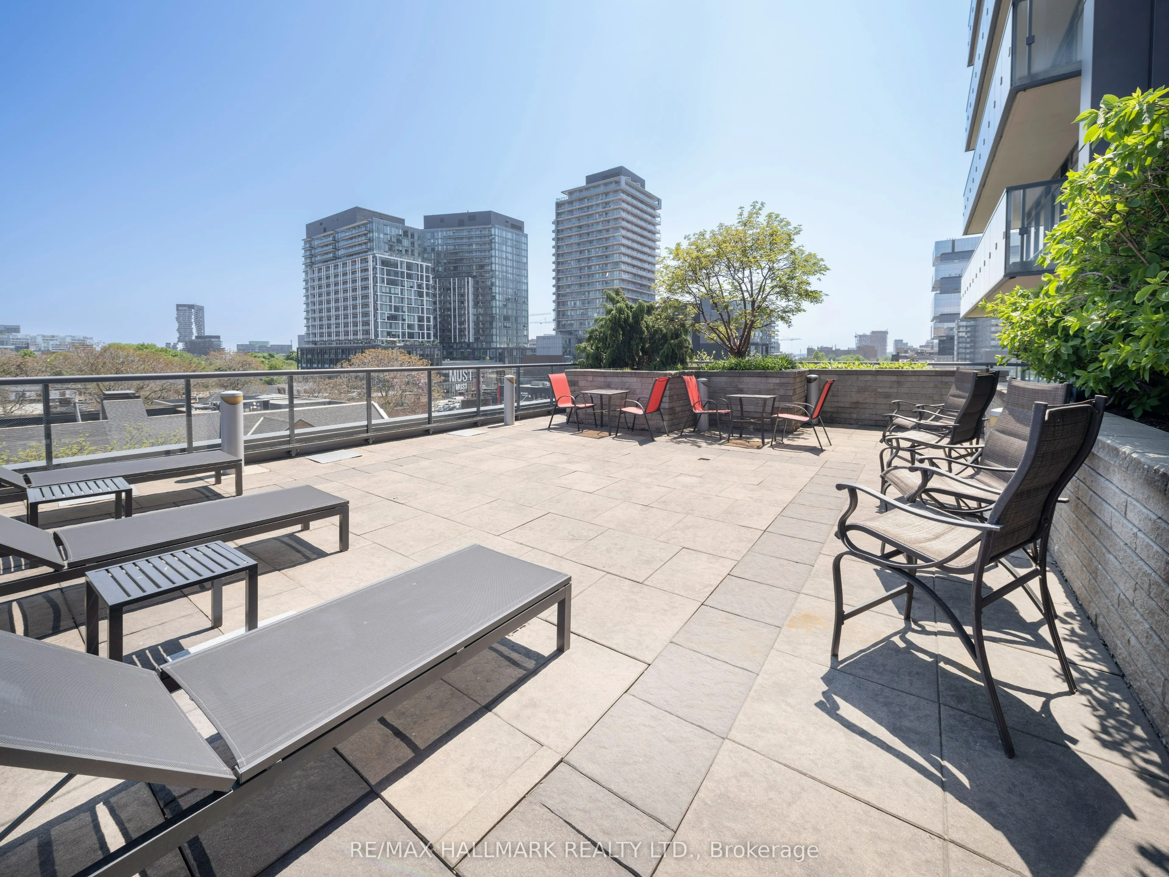 132 Berkeley Street, #416