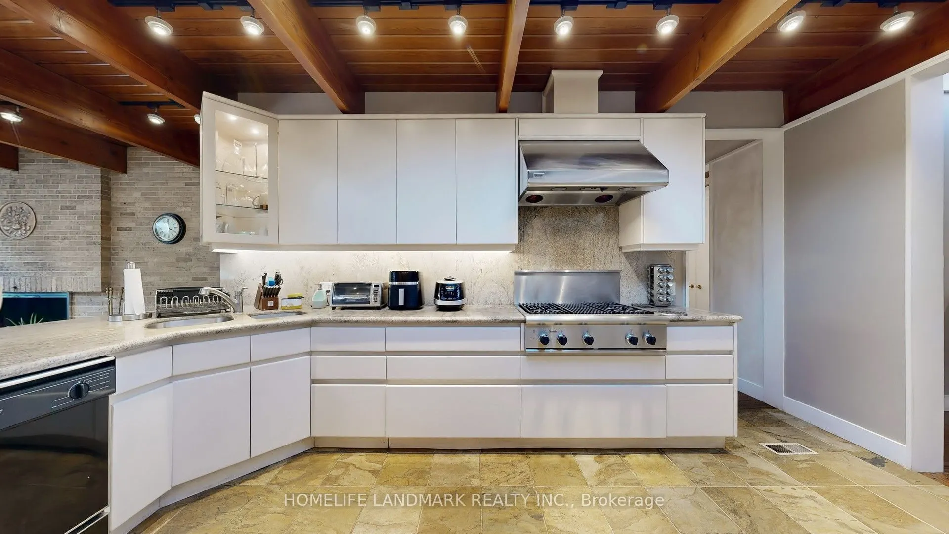 85 Forest Grove Drive