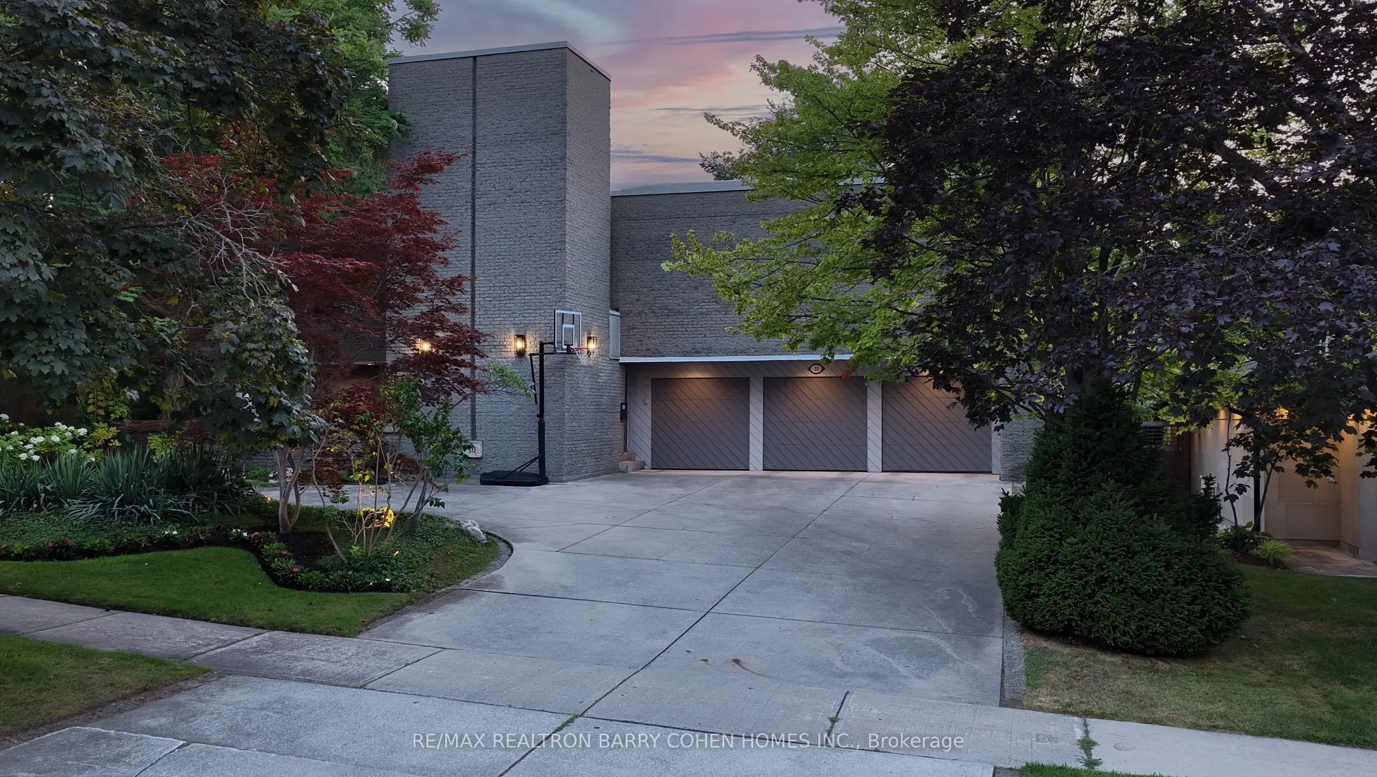 10 Penwood Crescent