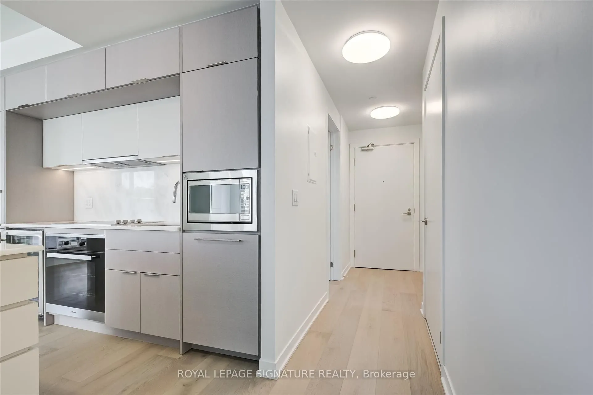 185 Alberta Avenue, #501