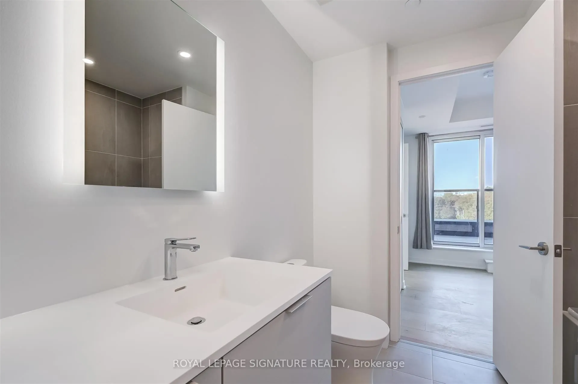 185 Alberta Avenue, #501