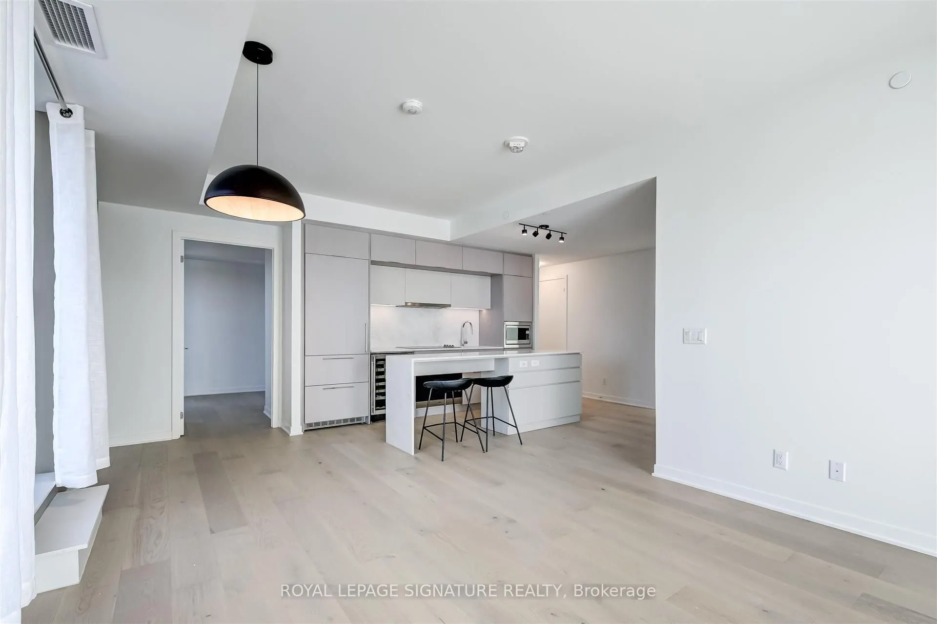 185 Alberta Avenue, #501