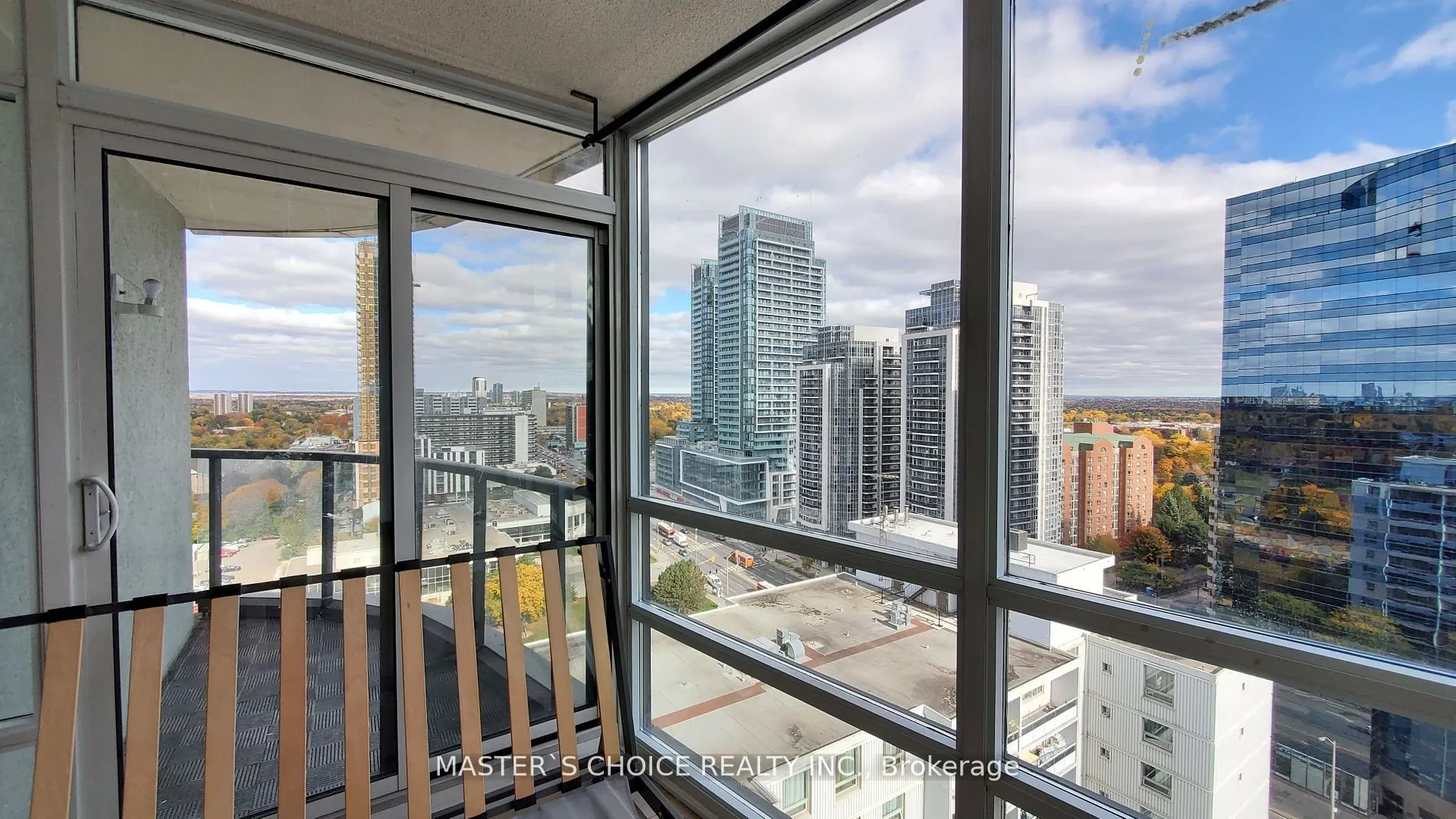 5740 Yonge Street, #1707