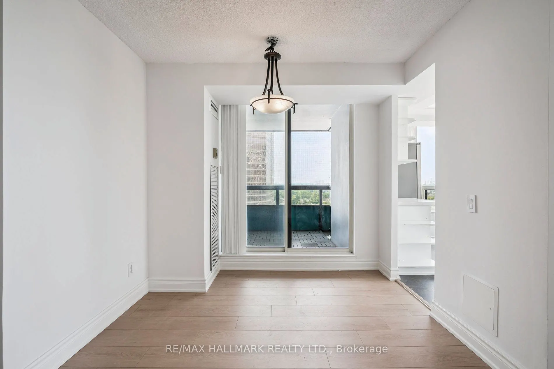 7 Bishop Avenue, #1214