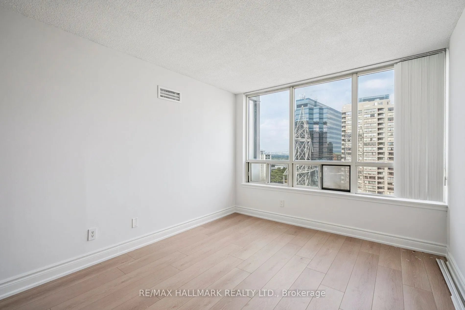 7 Bishop Avenue, #1214