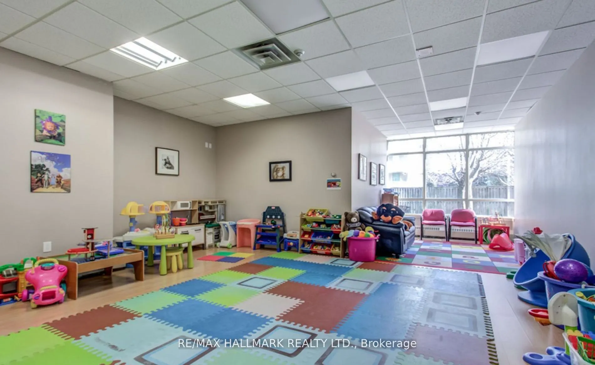 7 Bishop Avenue, #1214