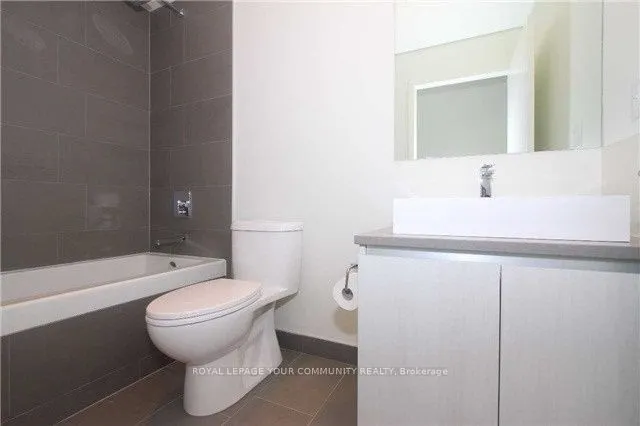 111 Bathurst Street, #607