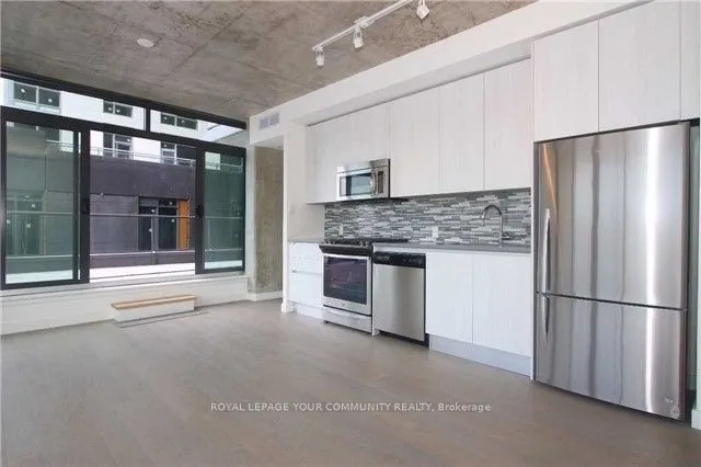 111 Bathurst Street, #607