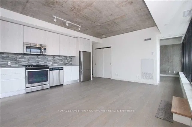 111 Bathurst Street, #607