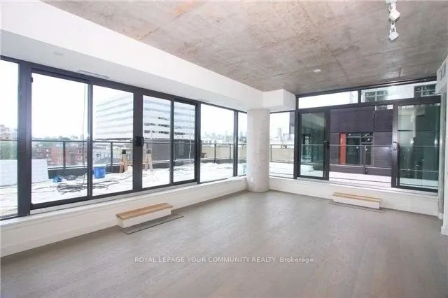 111 Bathurst Street, #607