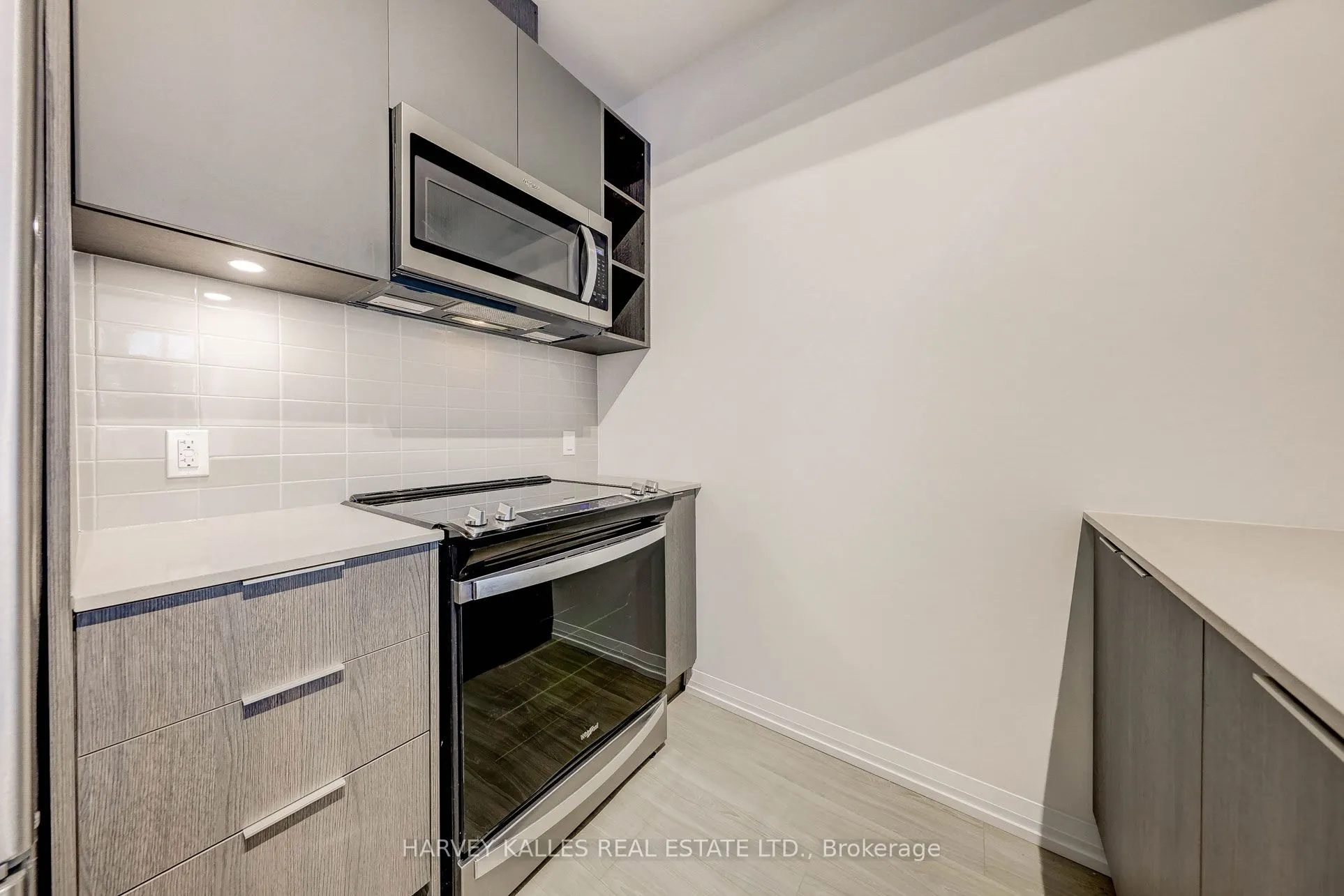 25 Holly Street, #TH104