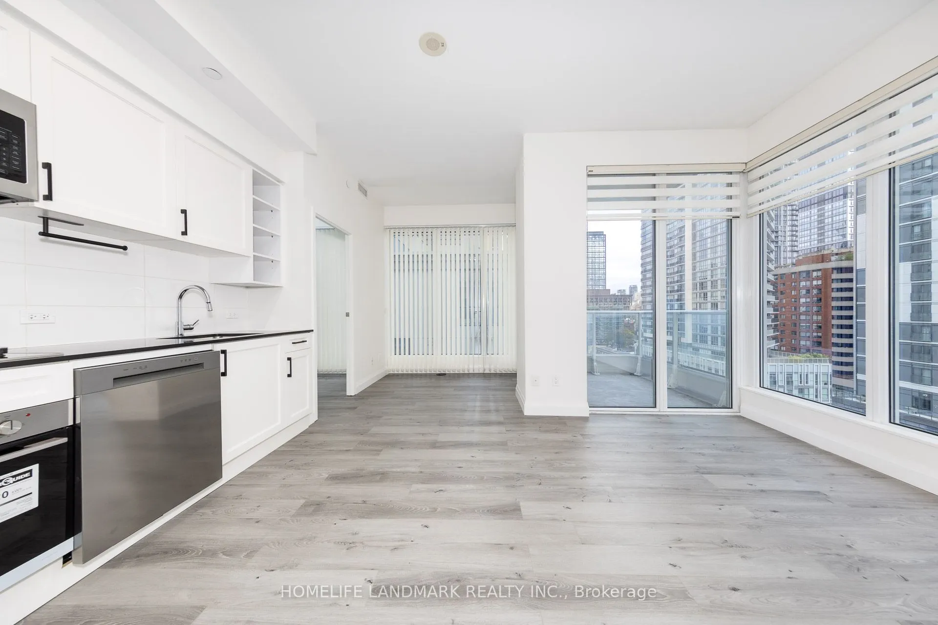 68 Shuter Street, #910