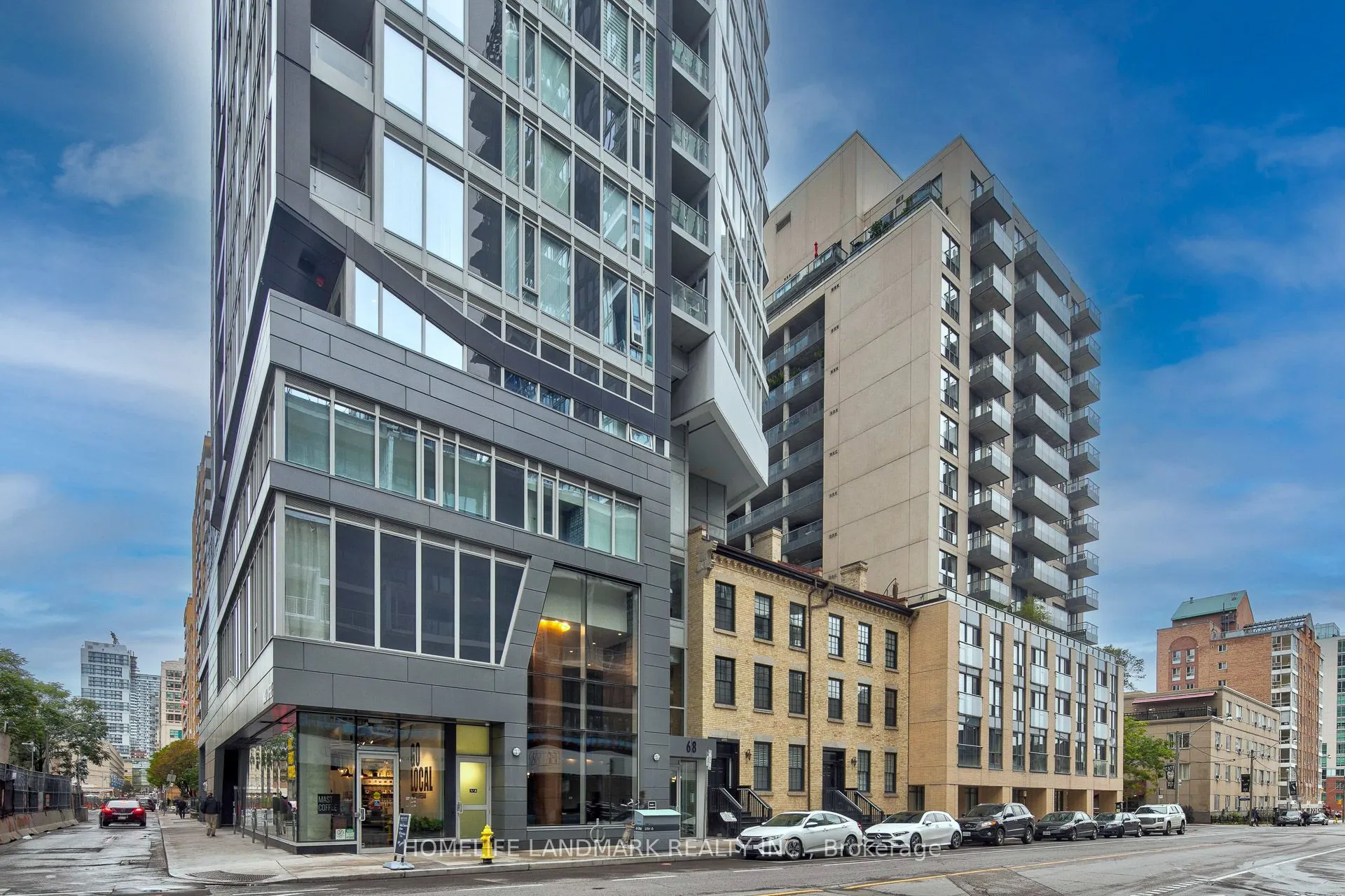 68 Shuter Street, #910