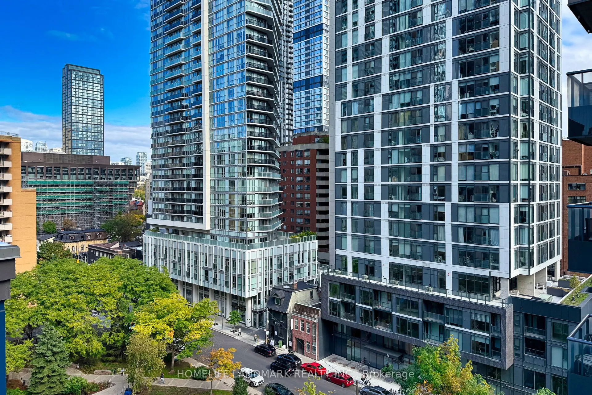68 Shuter Street, #910