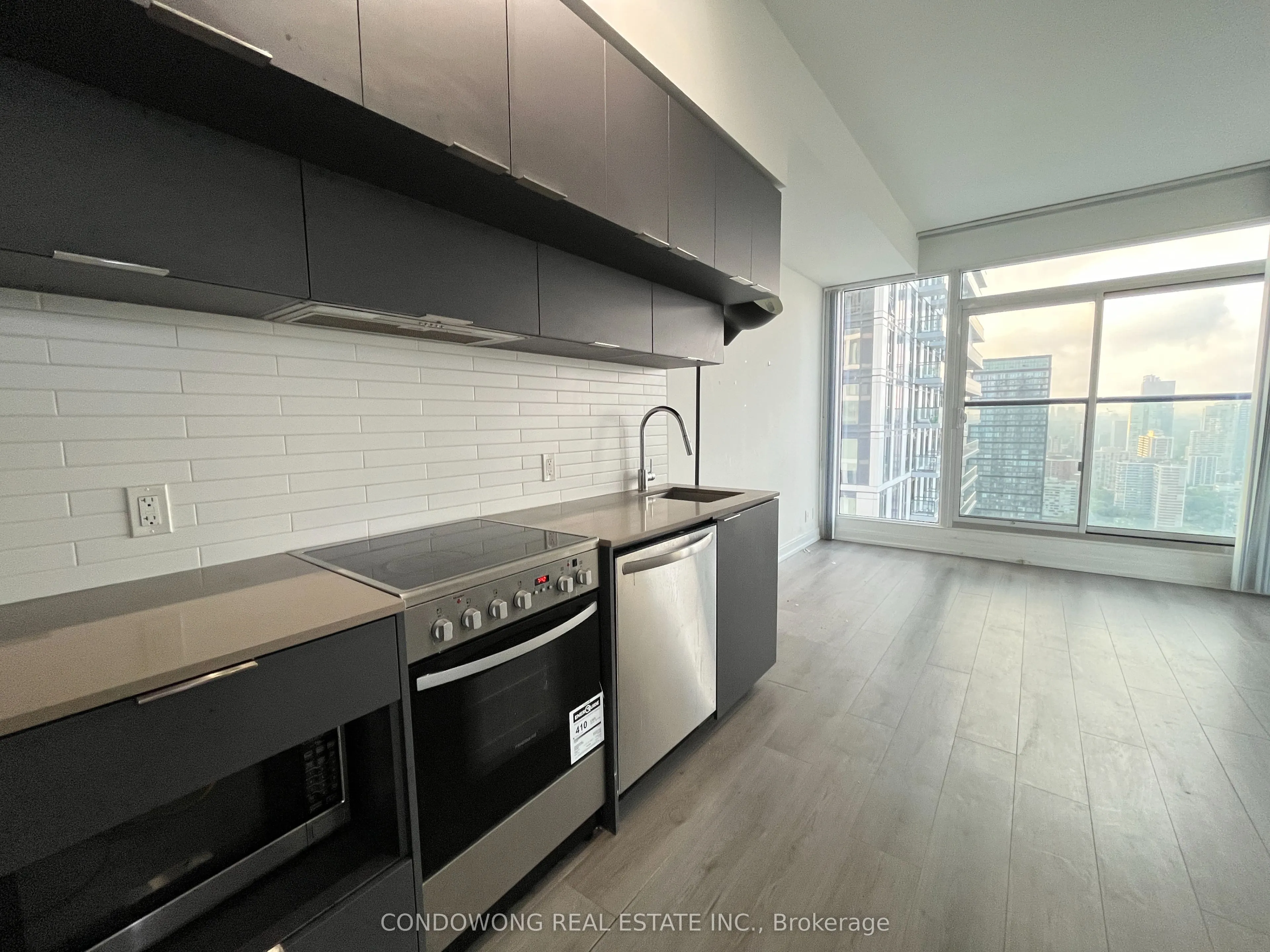 181 Dundas Street E, #4703
