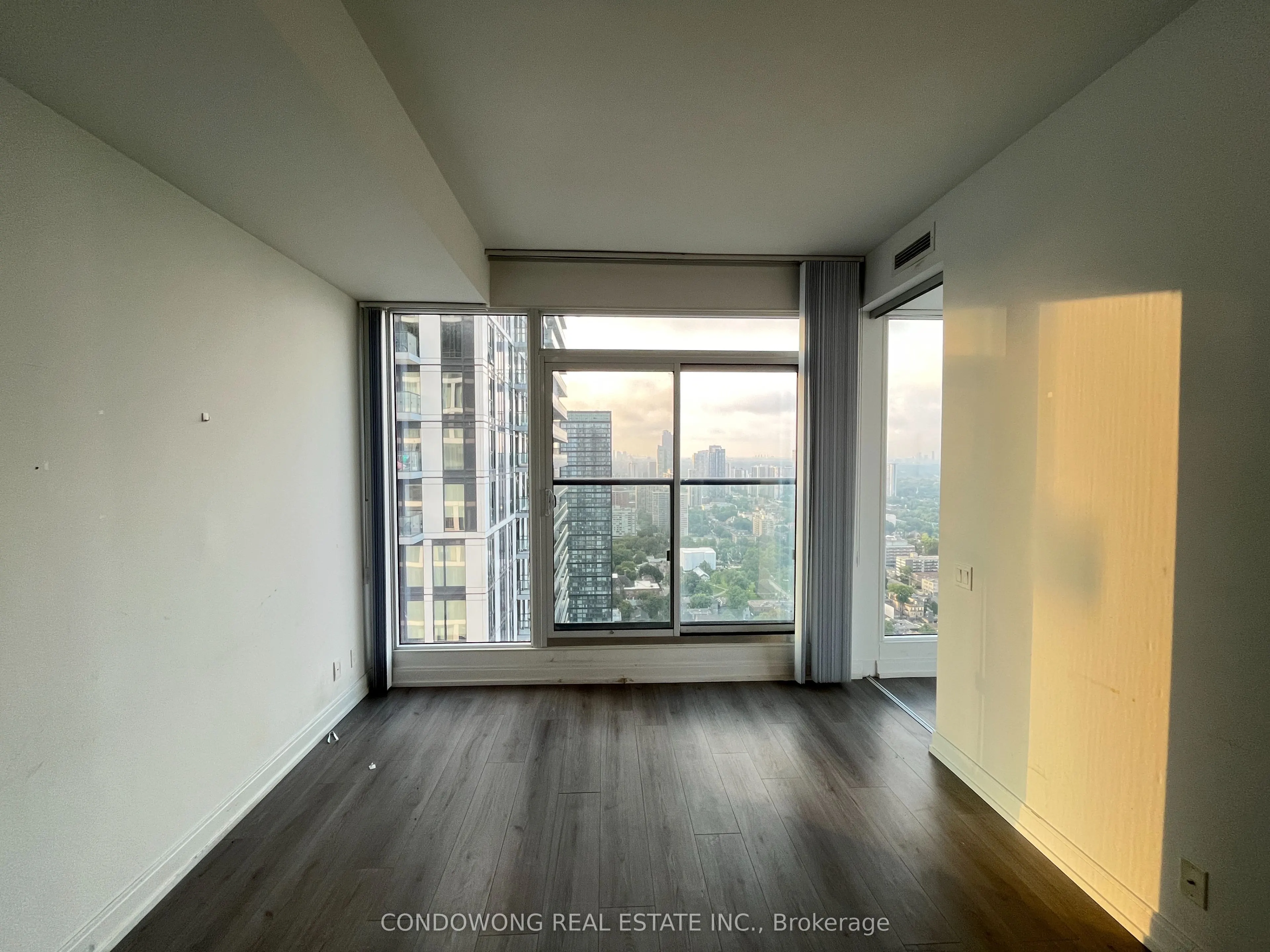 181 Dundas Street E, #4703