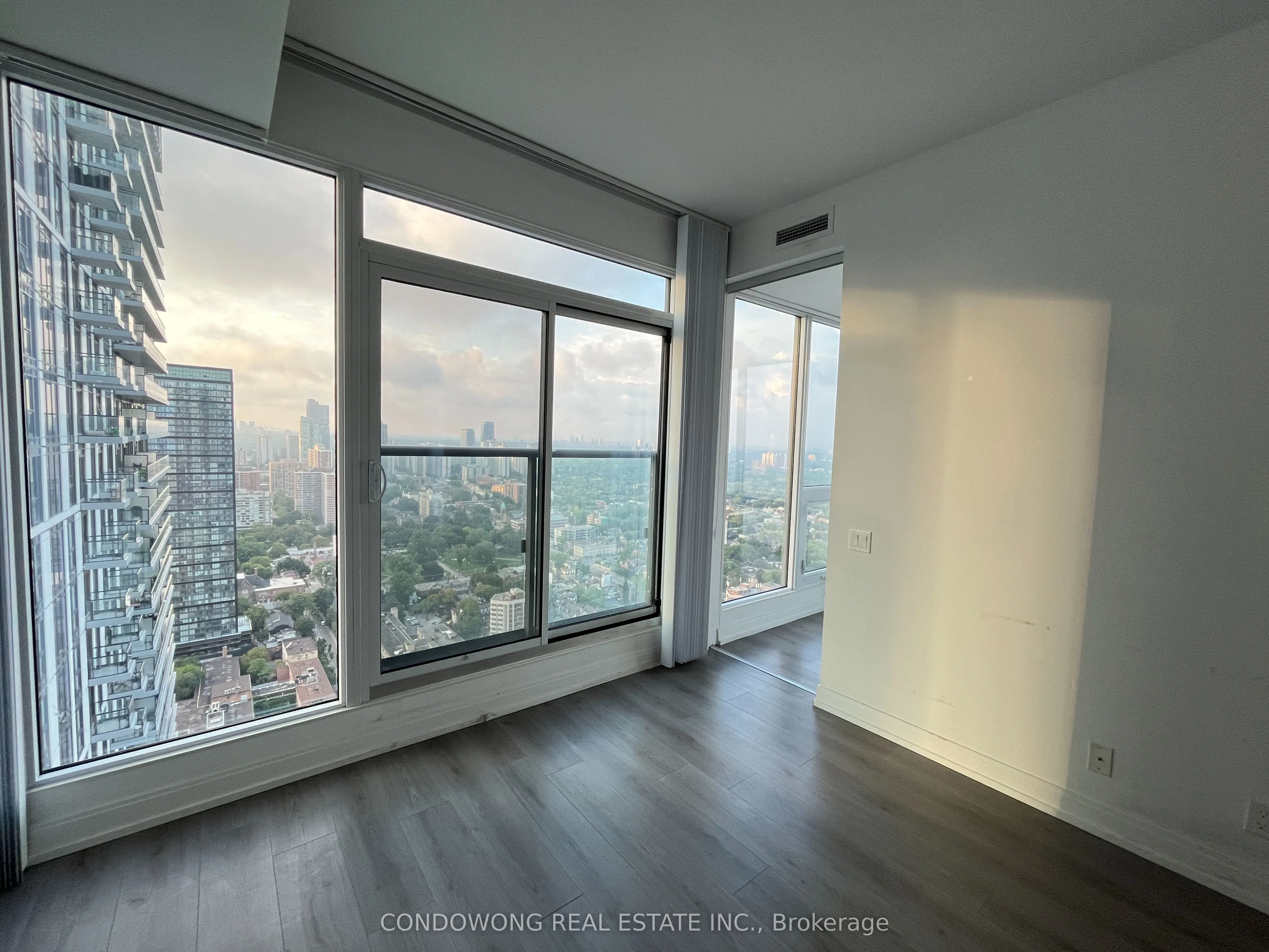 181 Dundas Street E, #4703