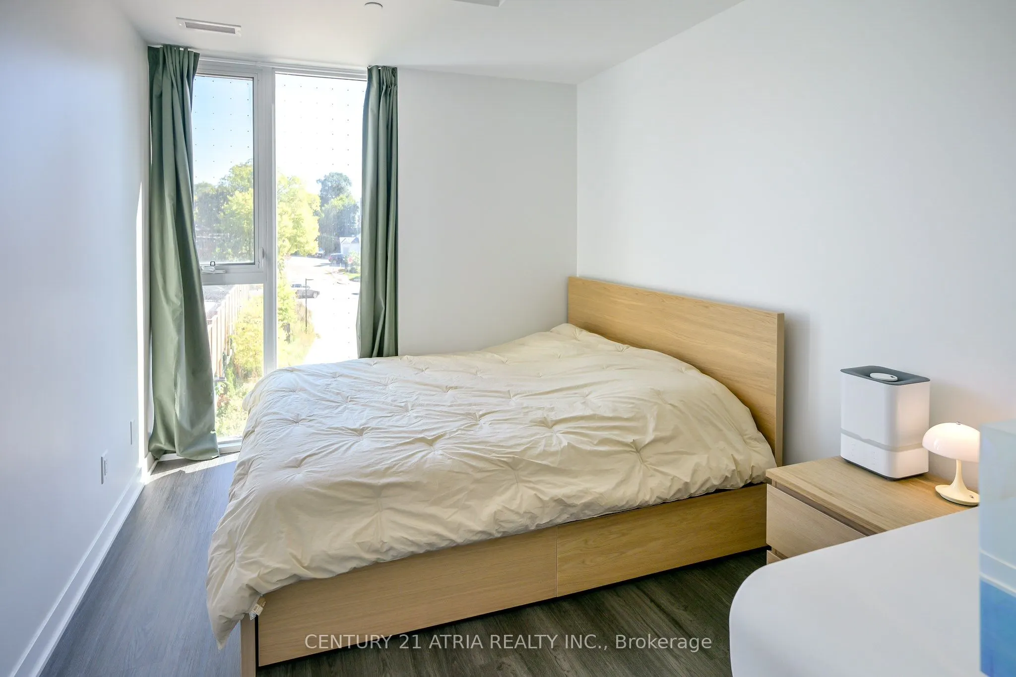 185 Alberta Avenue, #303