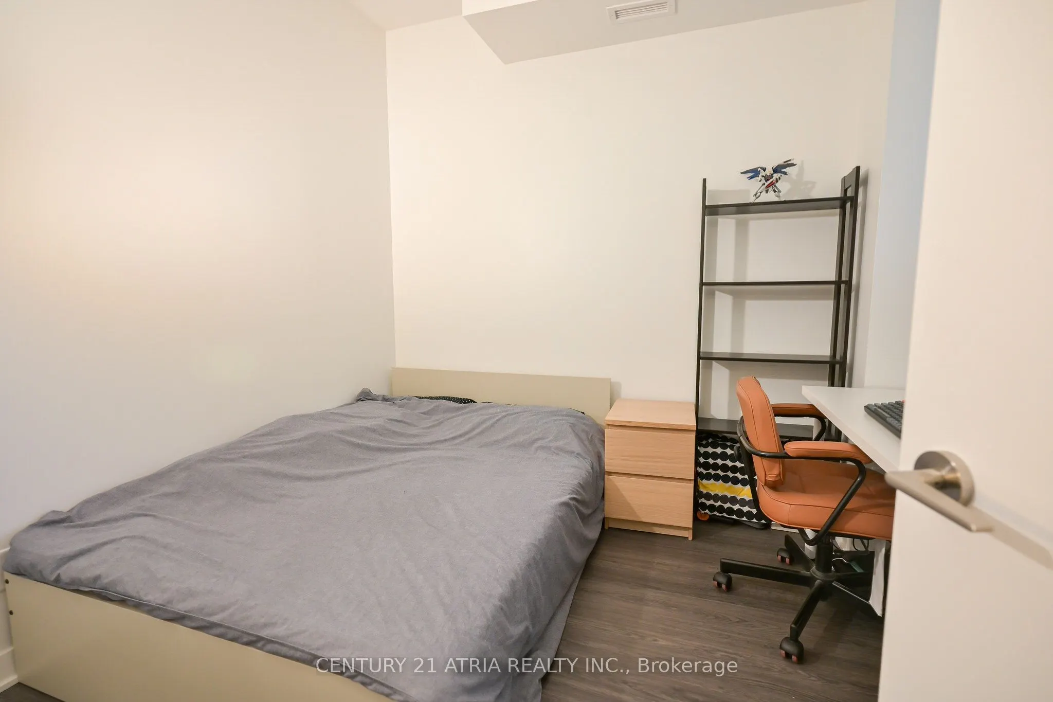 185 Alberta Avenue, #303