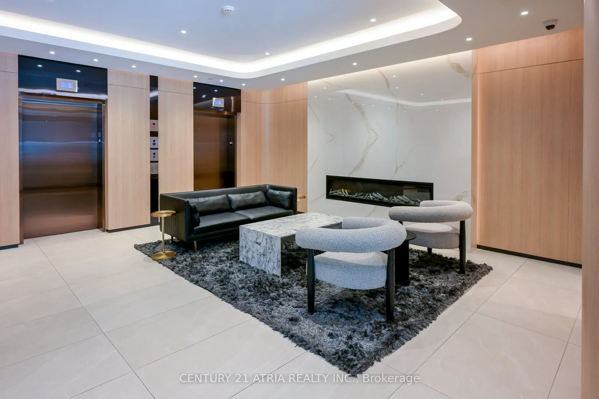 185 Alberta Avenue, #303