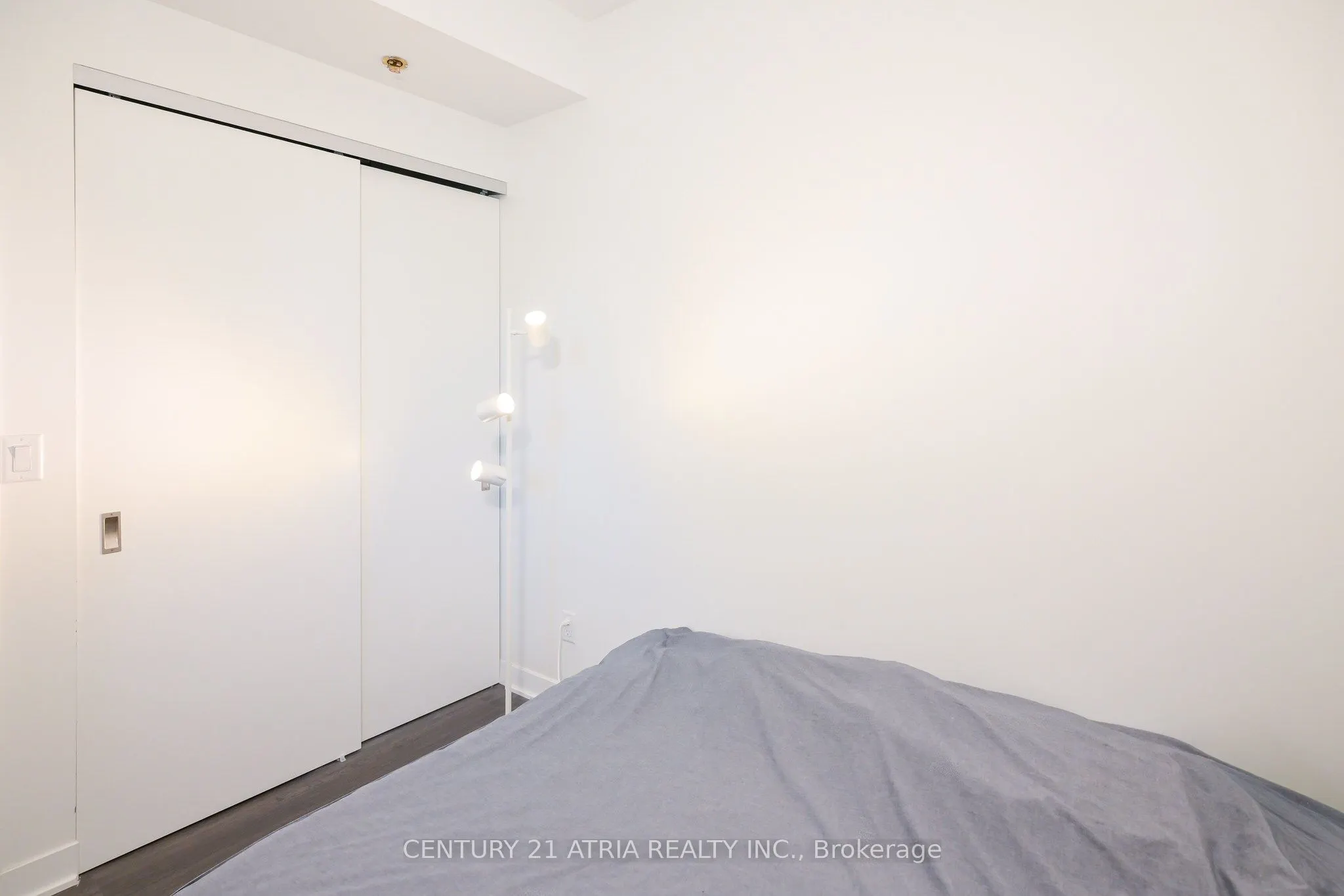 185 Alberta Avenue, #303