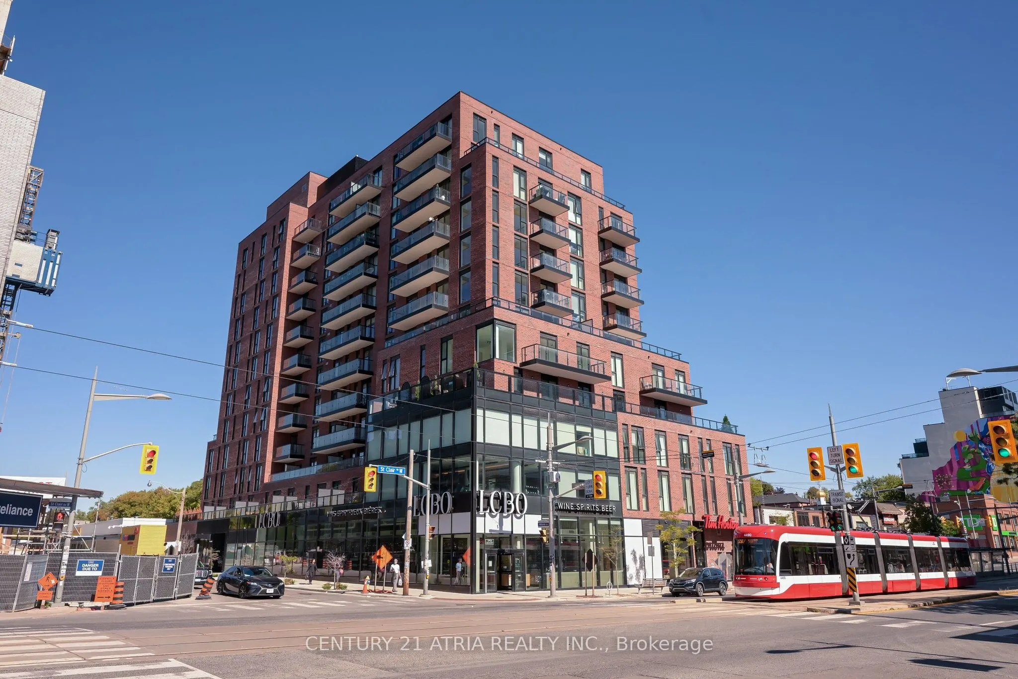 185 Alberta Avenue, #303