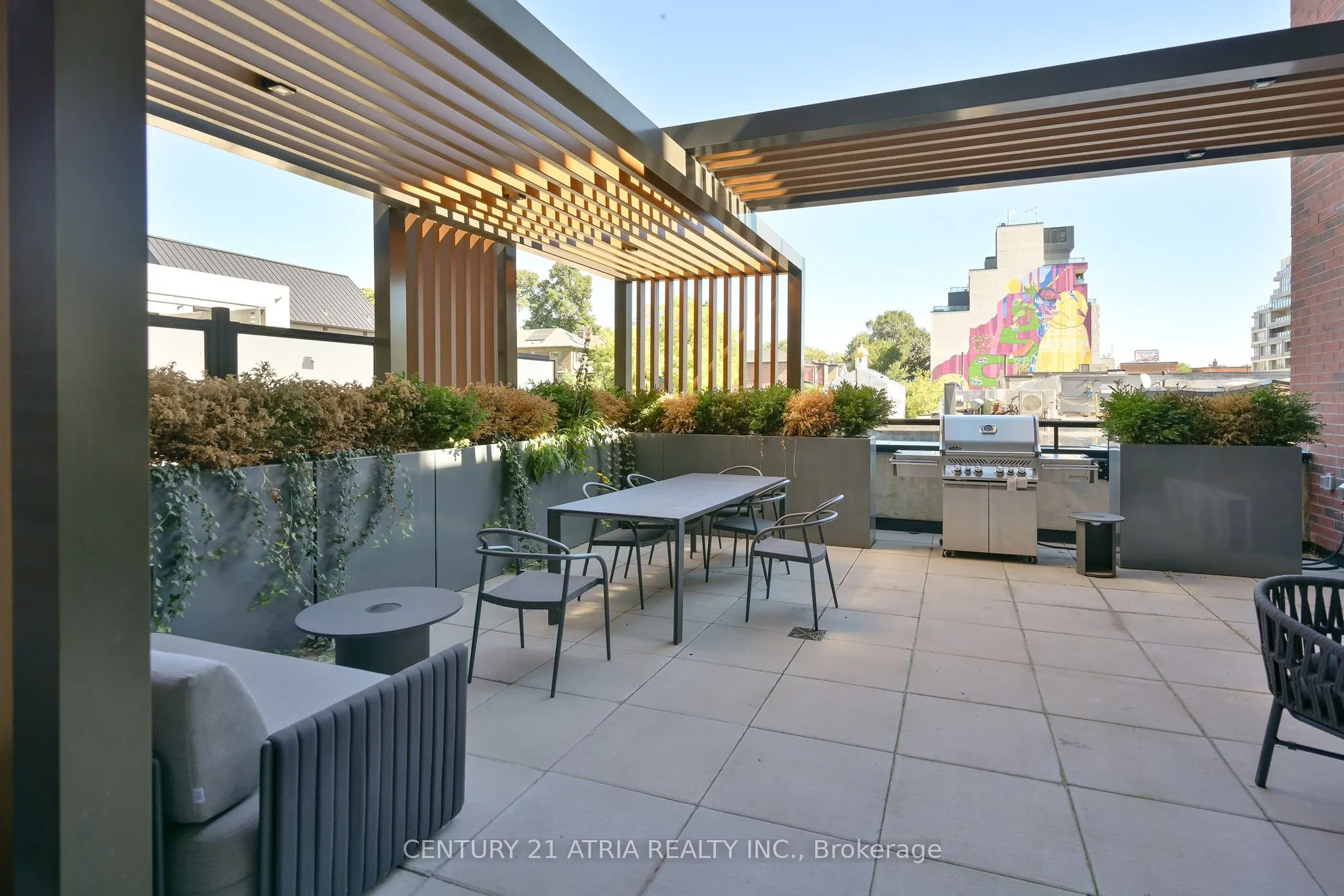 185 Alberta Avenue, #303