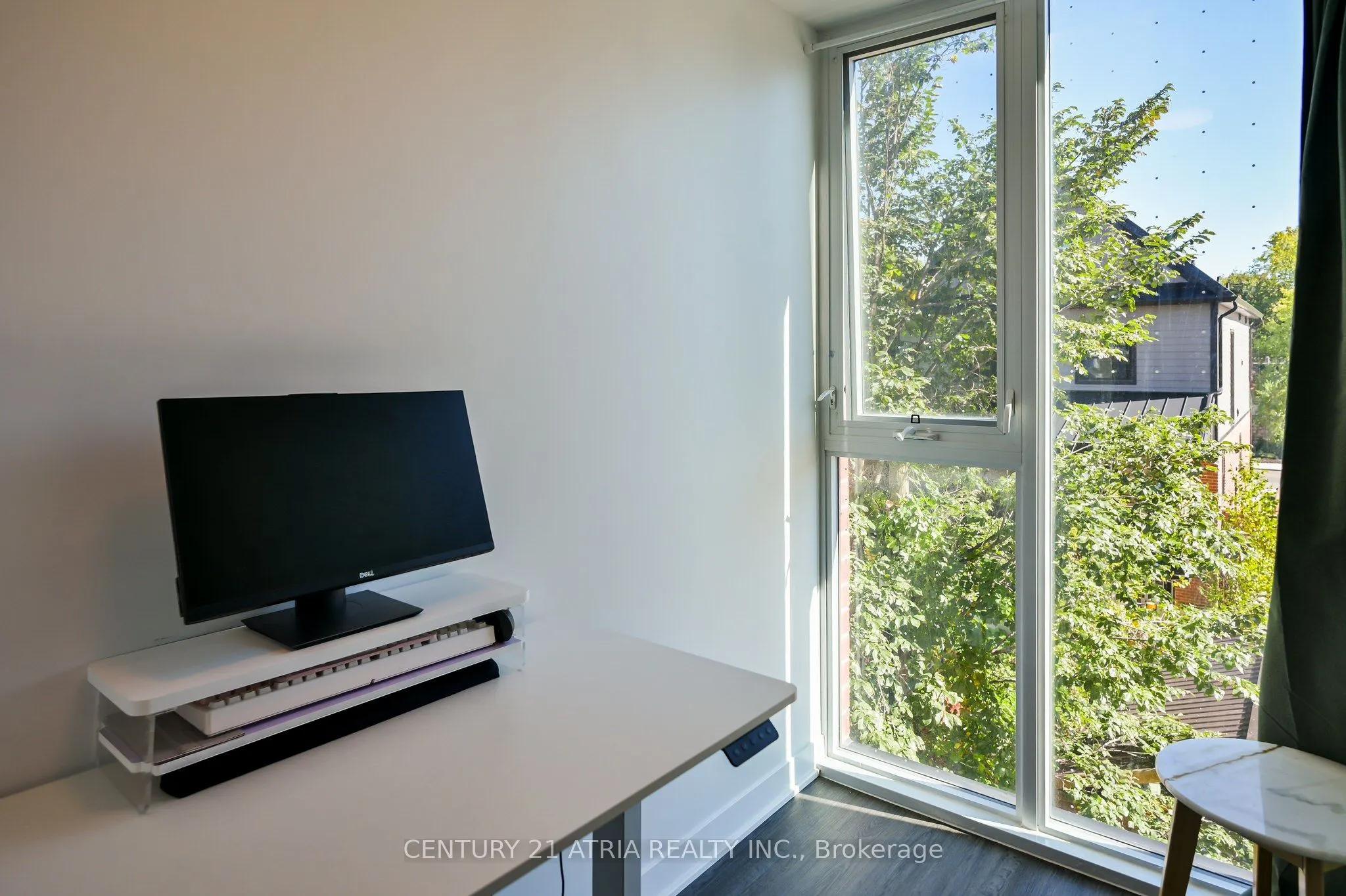 185 Alberta Avenue, #303