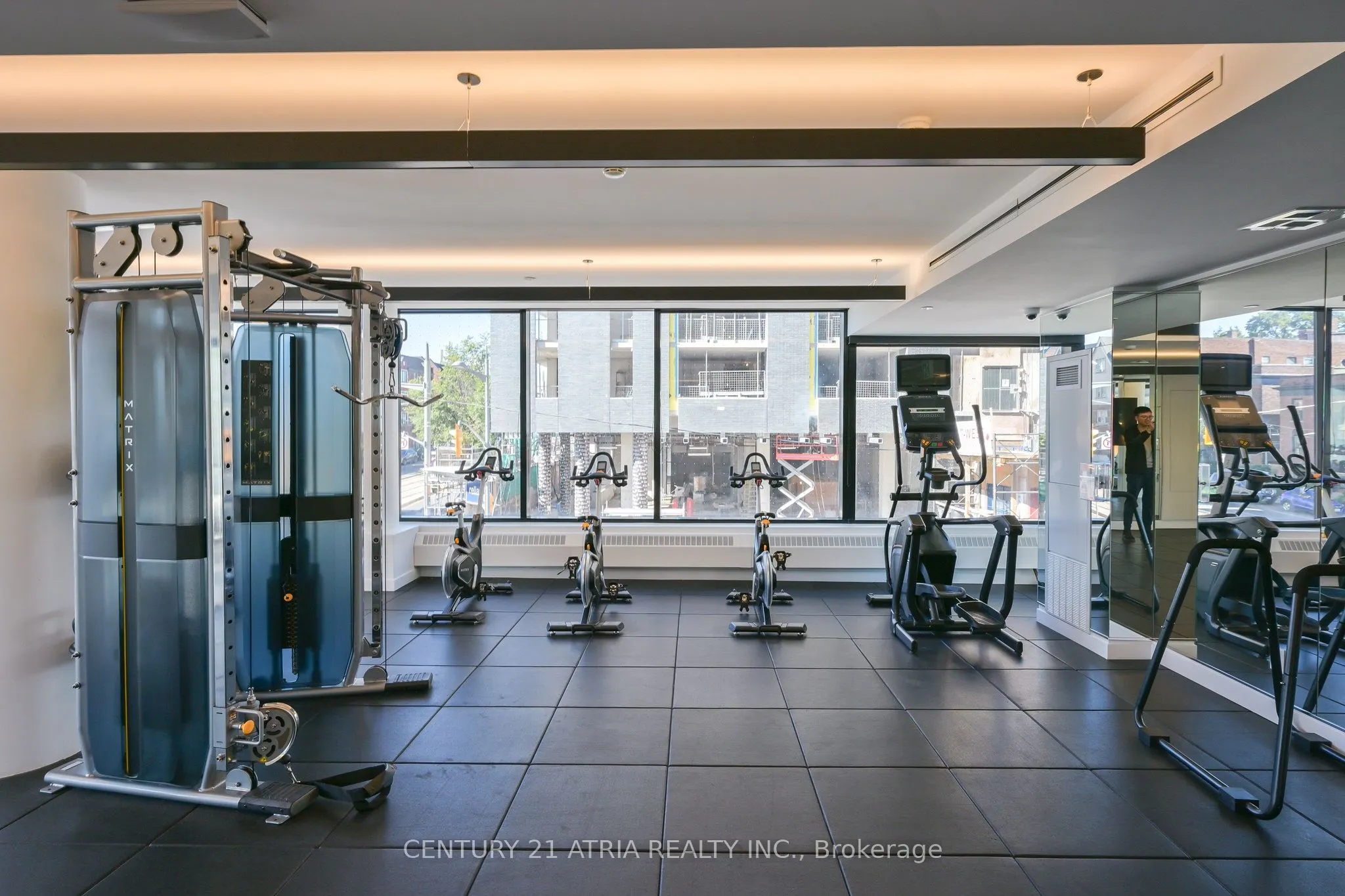 185 Alberta Avenue, #303