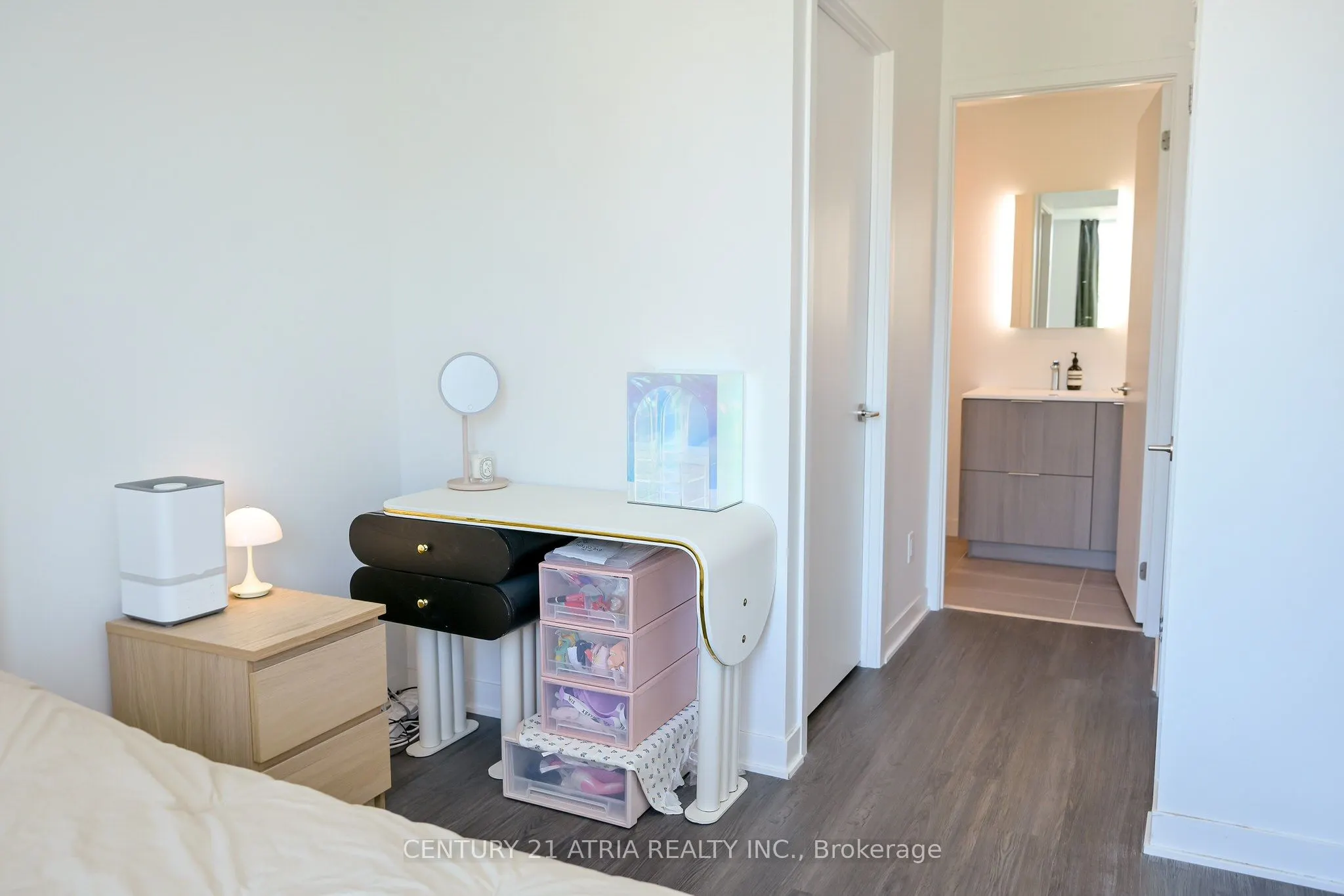 185 Alberta Avenue, #303