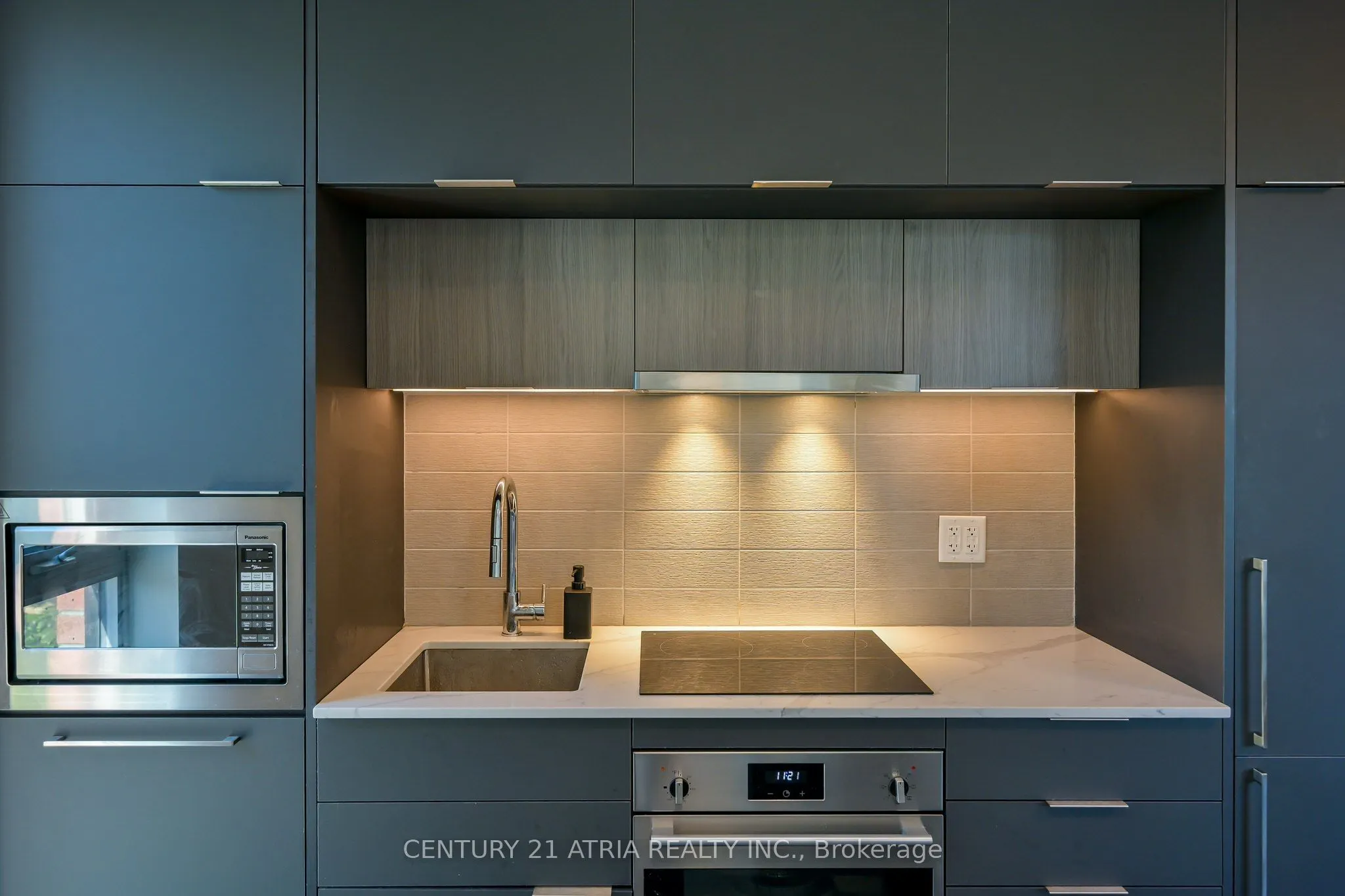 185 Alberta Avenue, #303