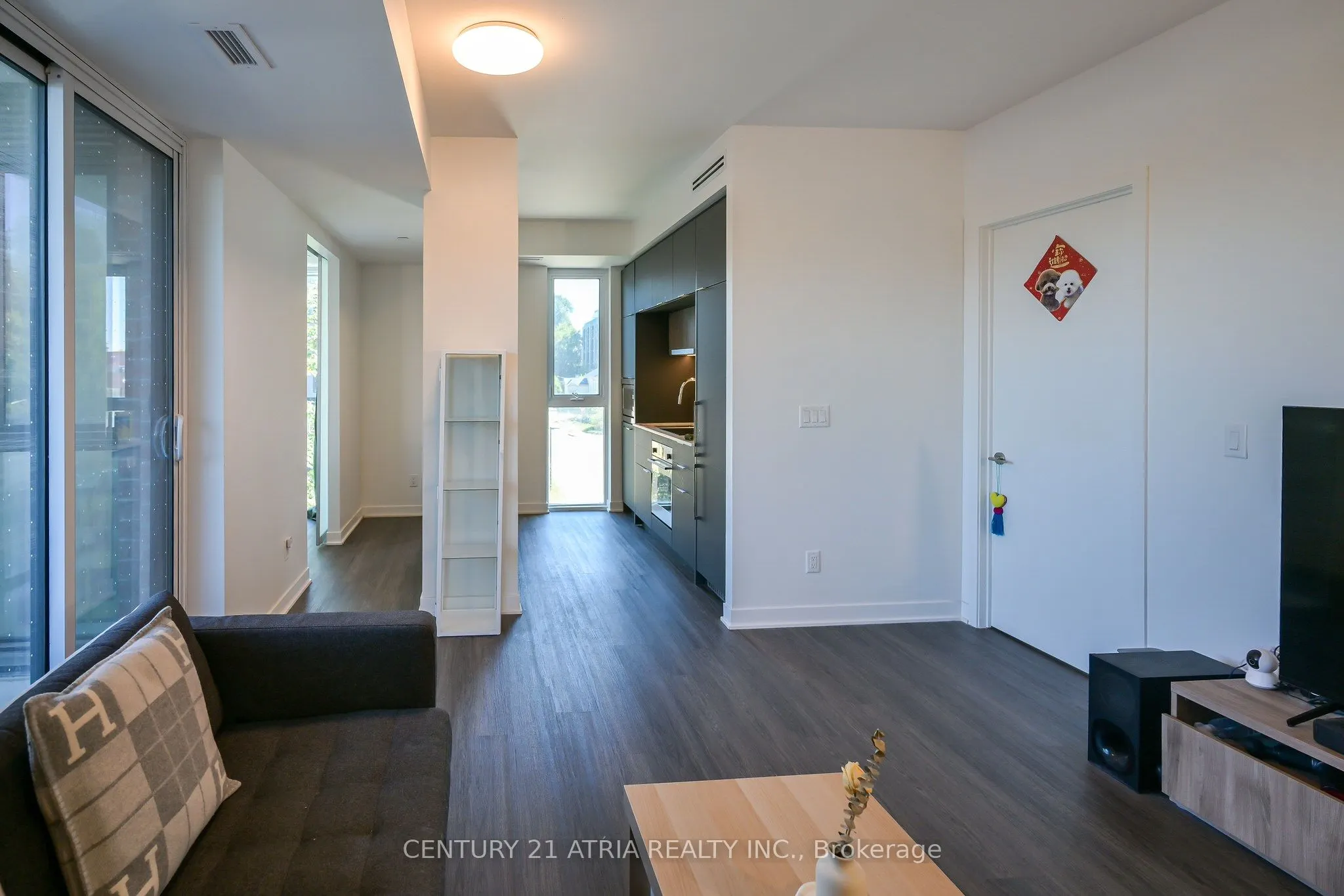 185 Alberta Avenue, #303