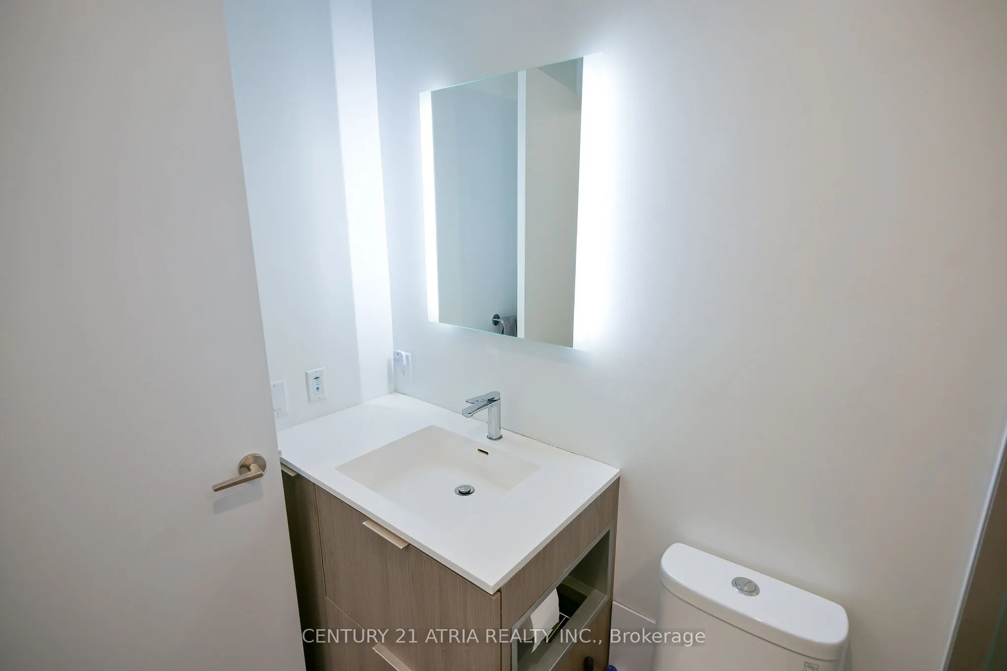 185 Alberta Avenue, #303