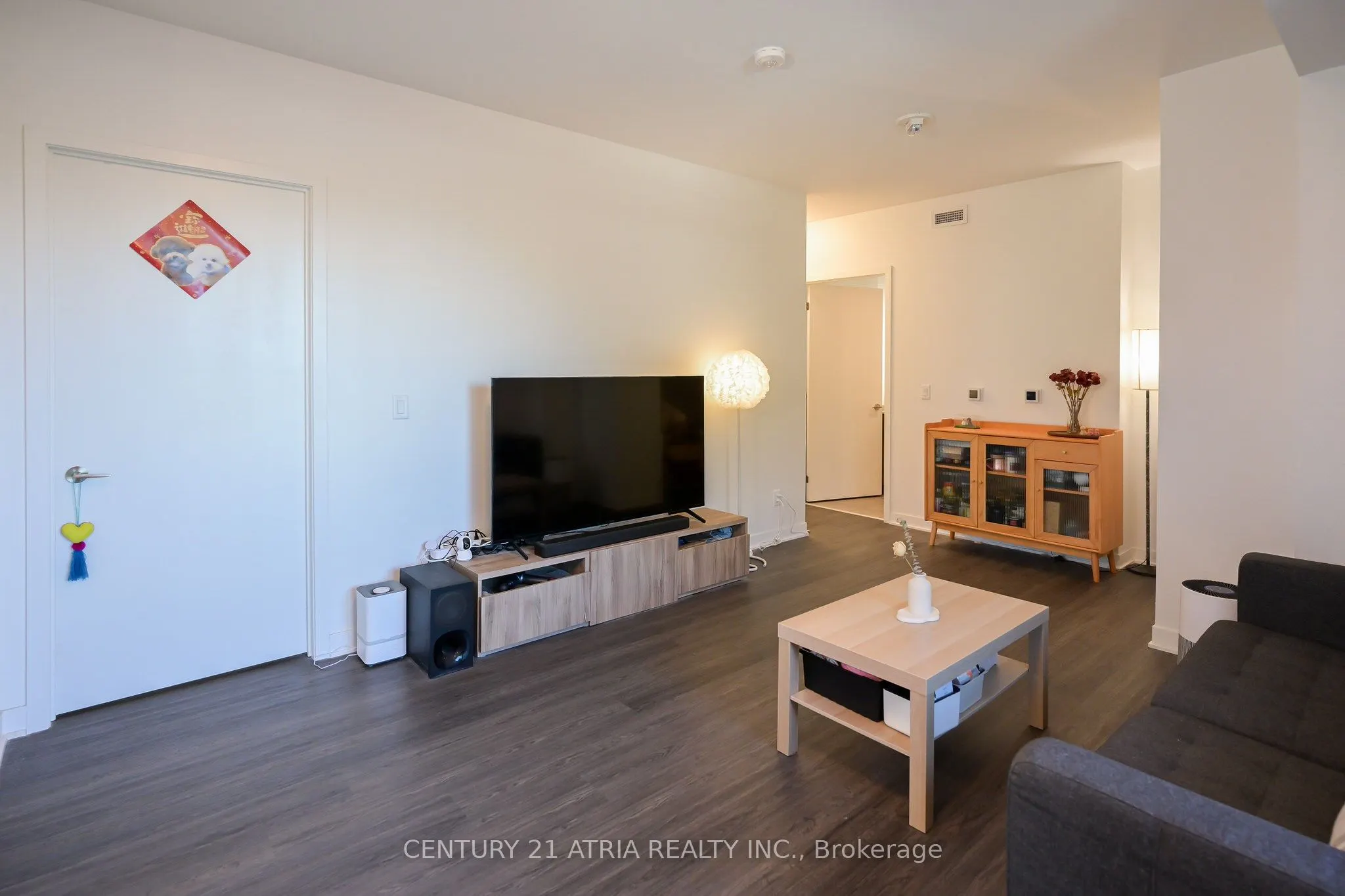 185 Alberta Avenue, #303