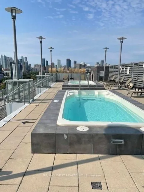 320 Richmond Street E, #1007