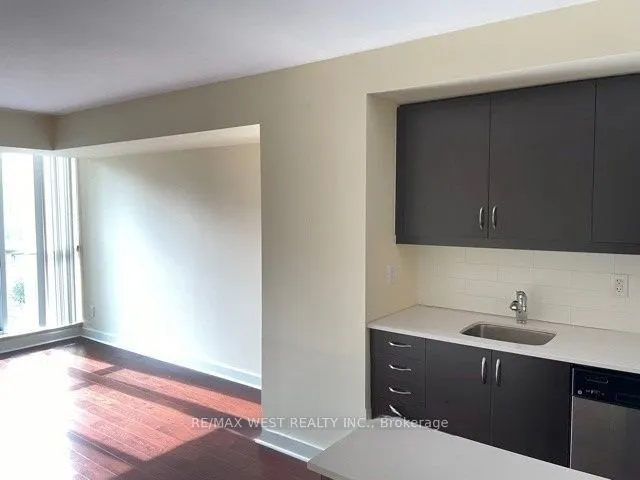 320 Richmond Street E, #1007