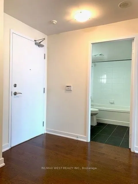 320 Richmond Street E, #1007