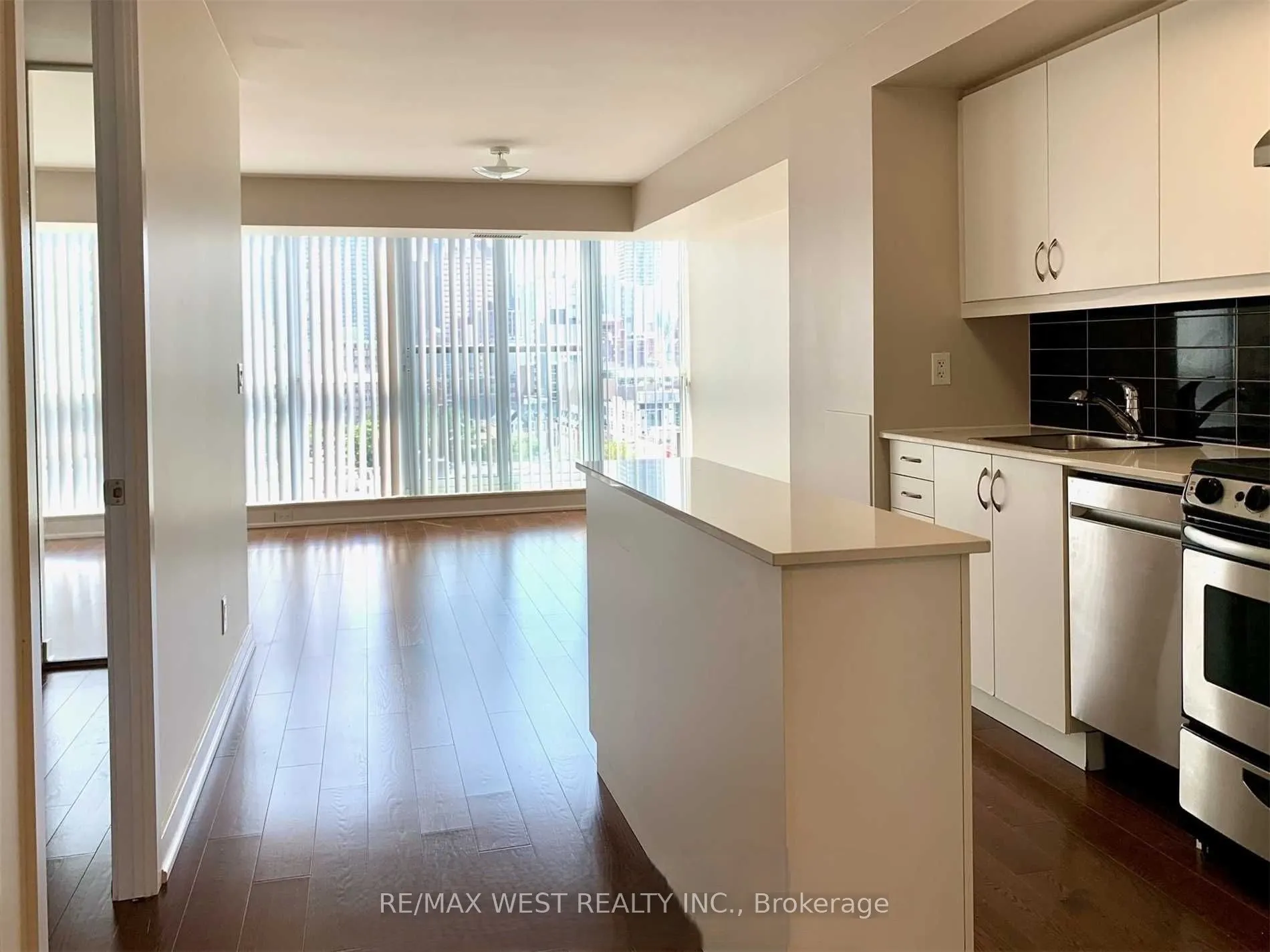 320 Richmond Street E, #1007