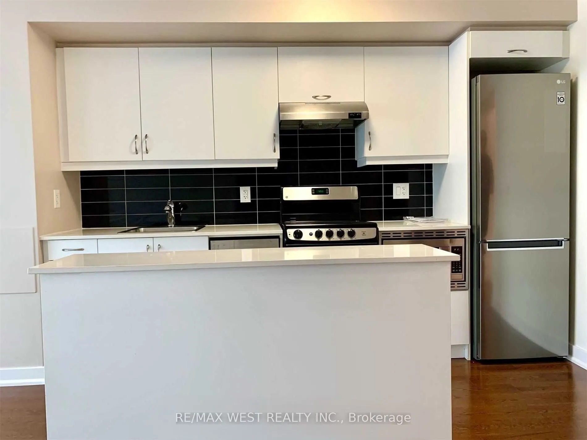 320 Richmond Street E, #1007
