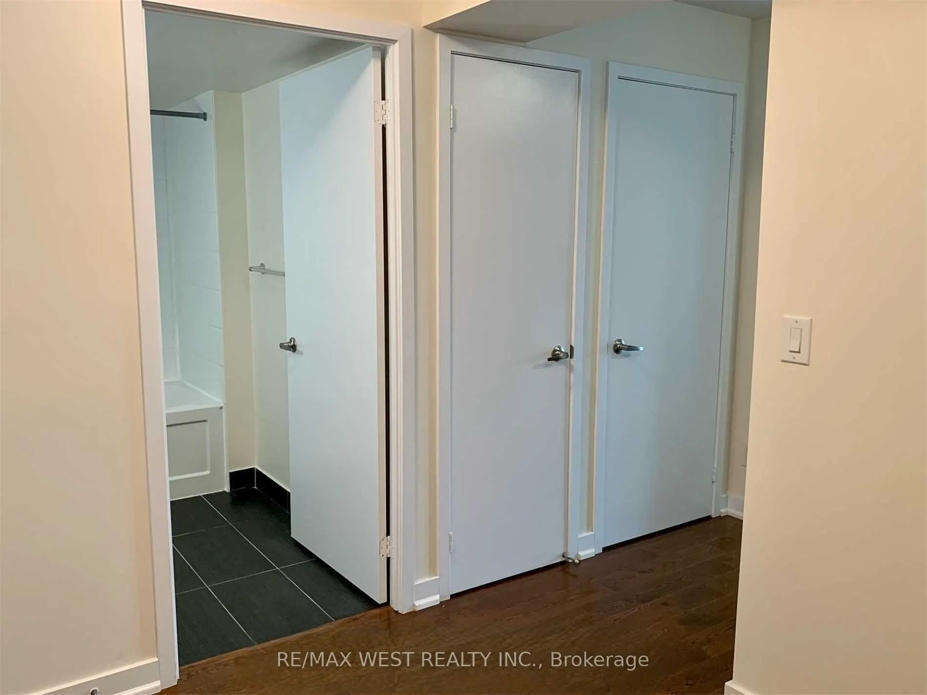 320 Richmond Street E, #1007