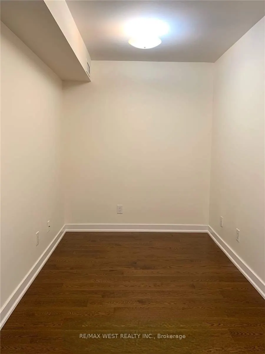 320 Richmond Street E, #1007