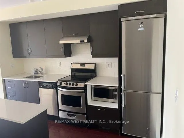 320 Richmond Street E, #1007